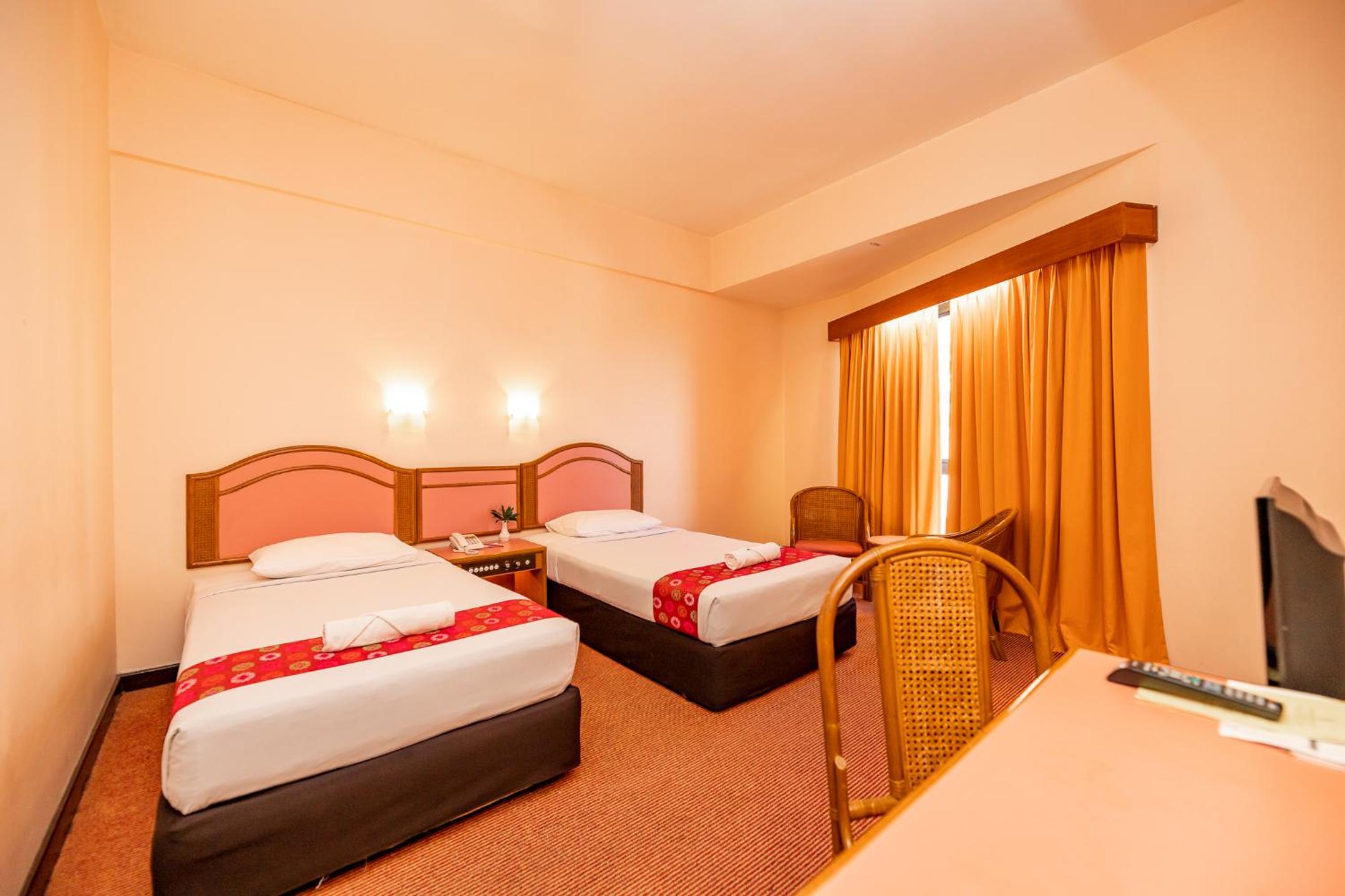 Deluxe Twin Room - Photo 2