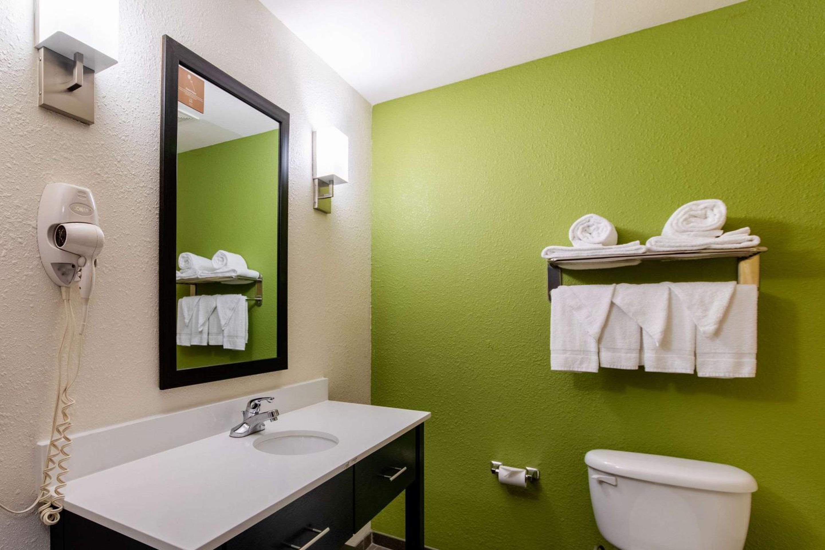 Double Room With Two Double Beds - Non-Smoking photo 2