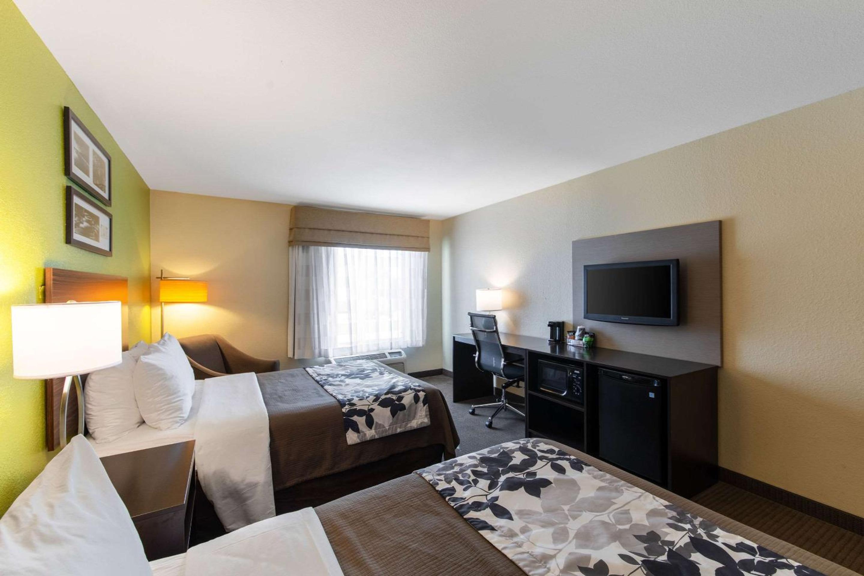 Double Room With Two Double Beds - Non-Smoking photo 1