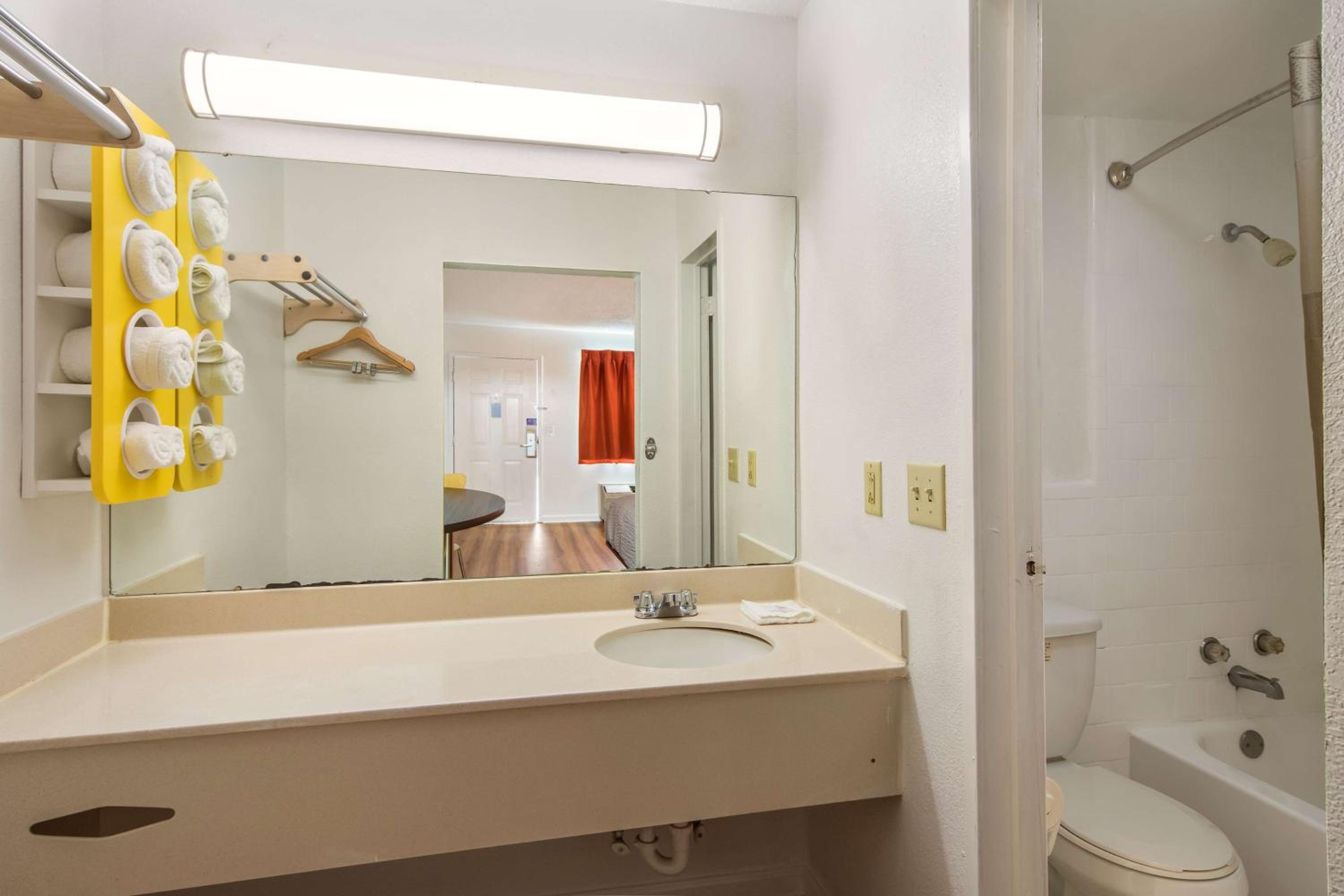 Deluxe Quadruple Room - Non-Smoking - Photo 6