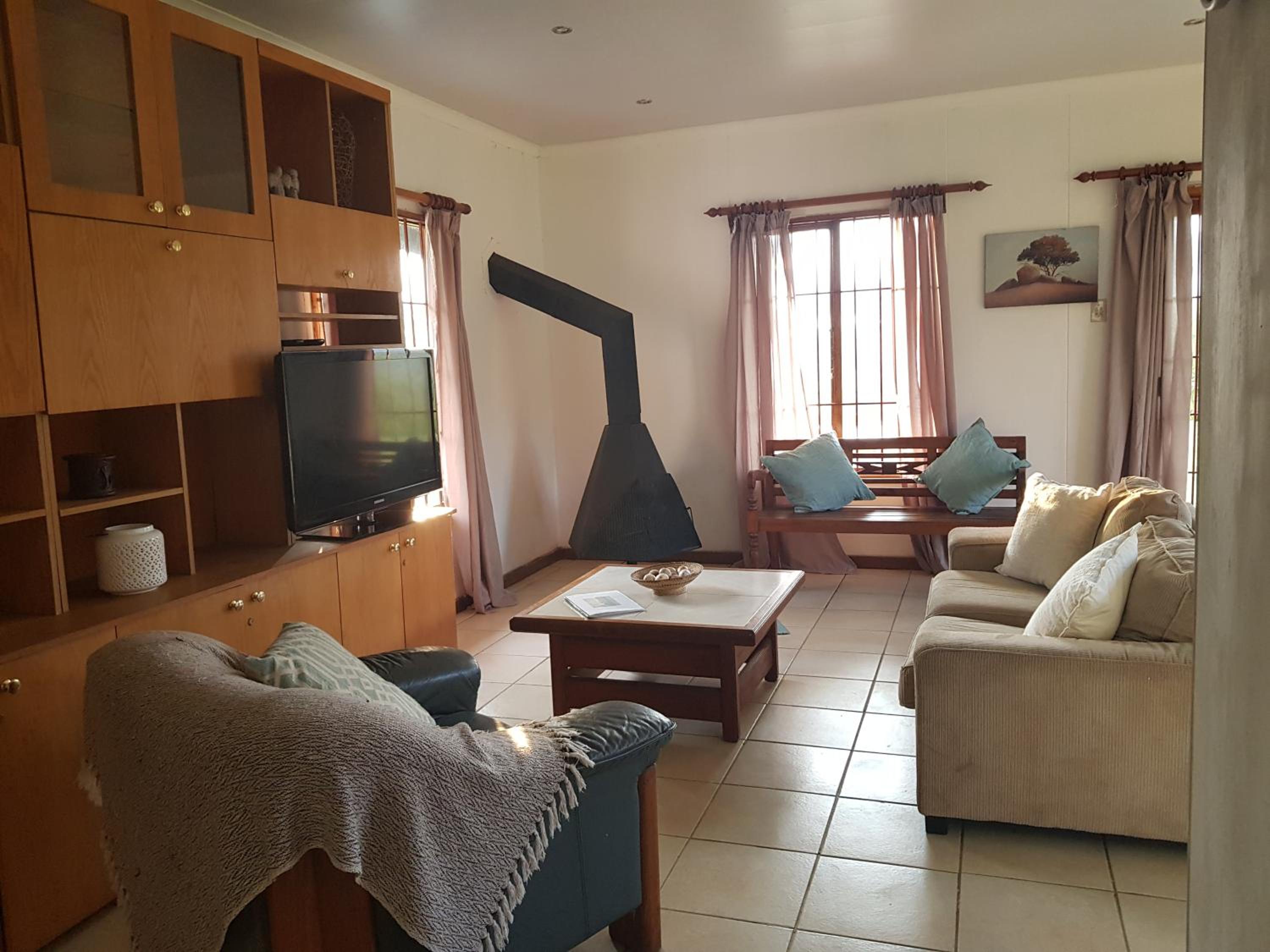 Three-Bedroom House - Photo 9