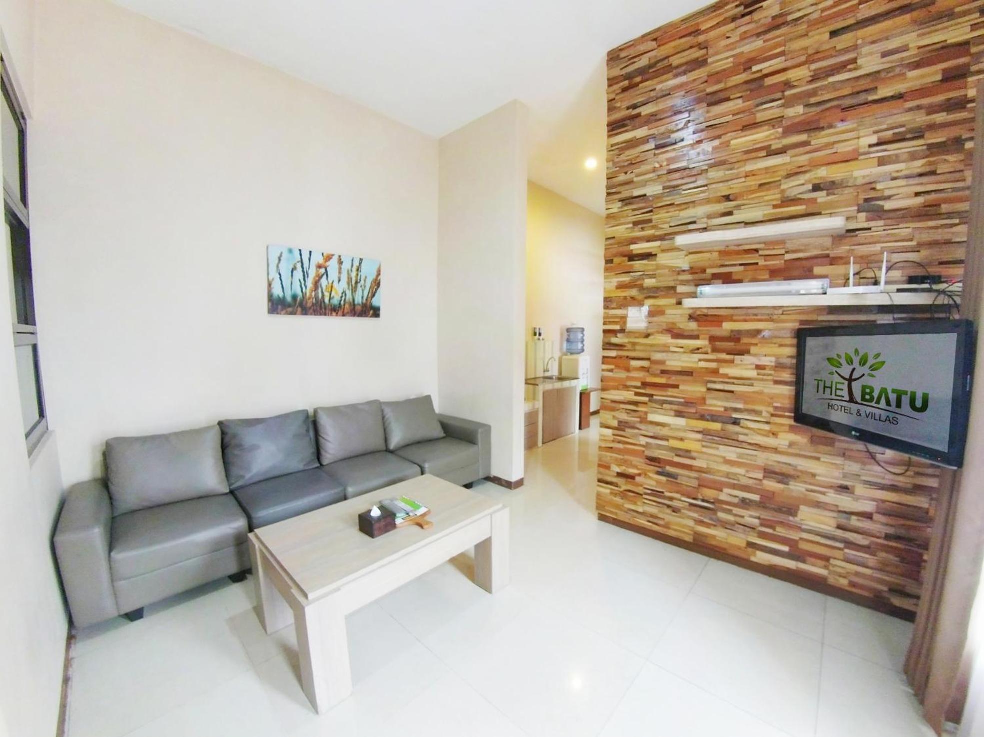Two-Bedroom House - Photo 2