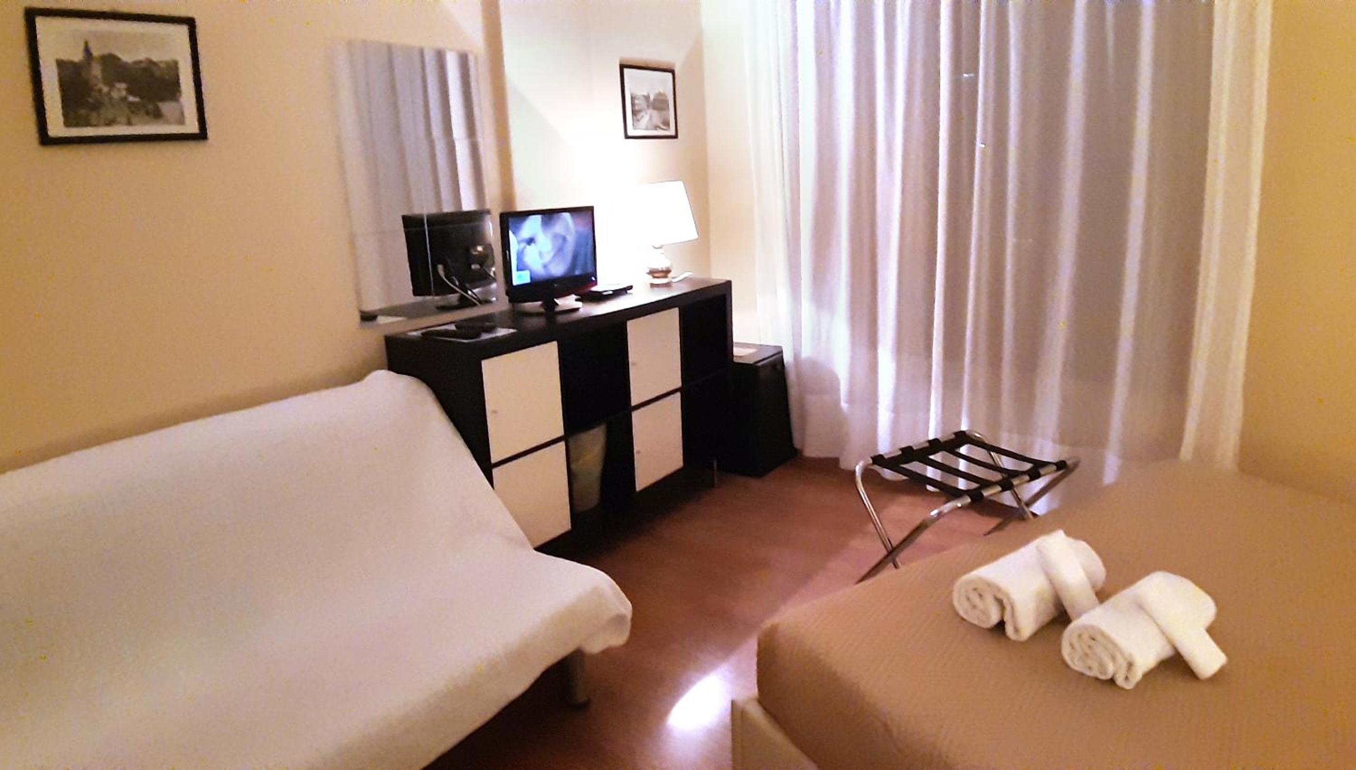 Double Room - Photo 30