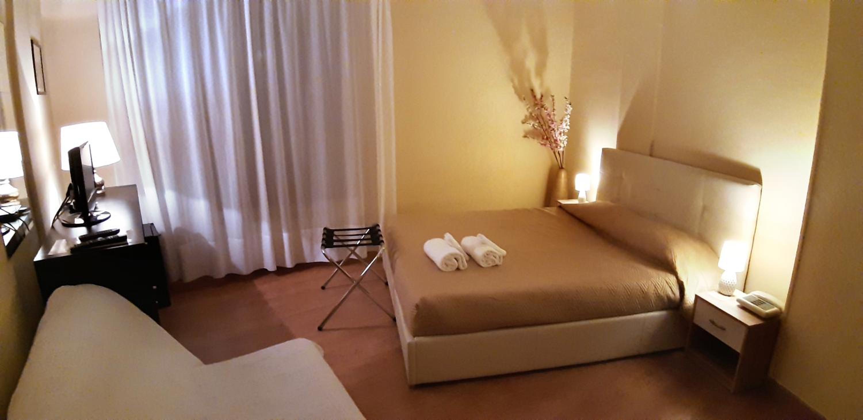 Double Room - Photo 28
