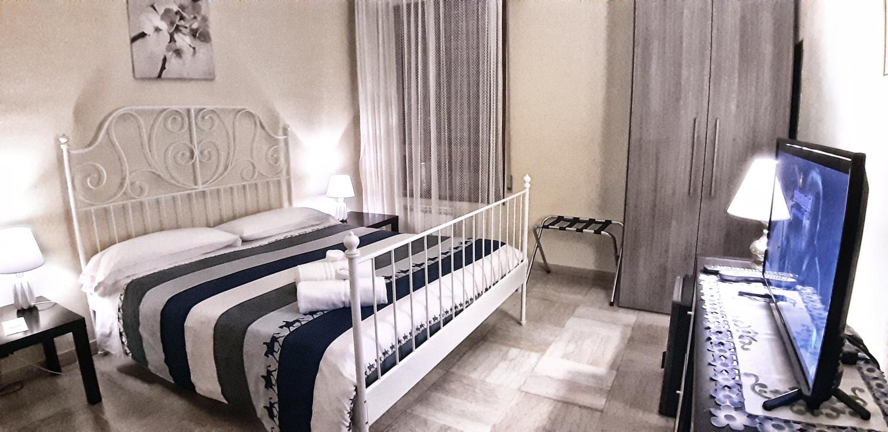 Double Room - Photo 10