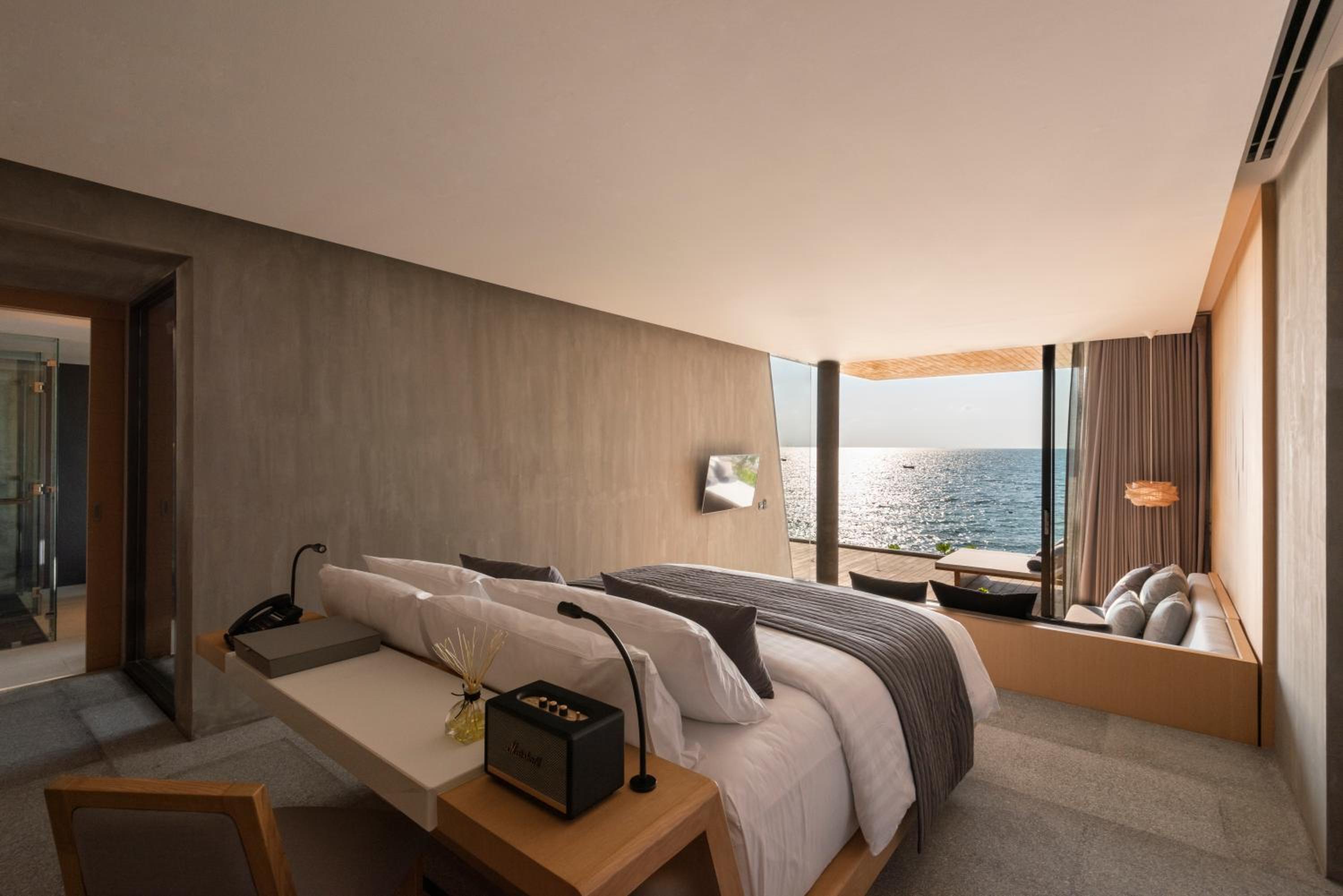 Beachfront Grand Pool Villa