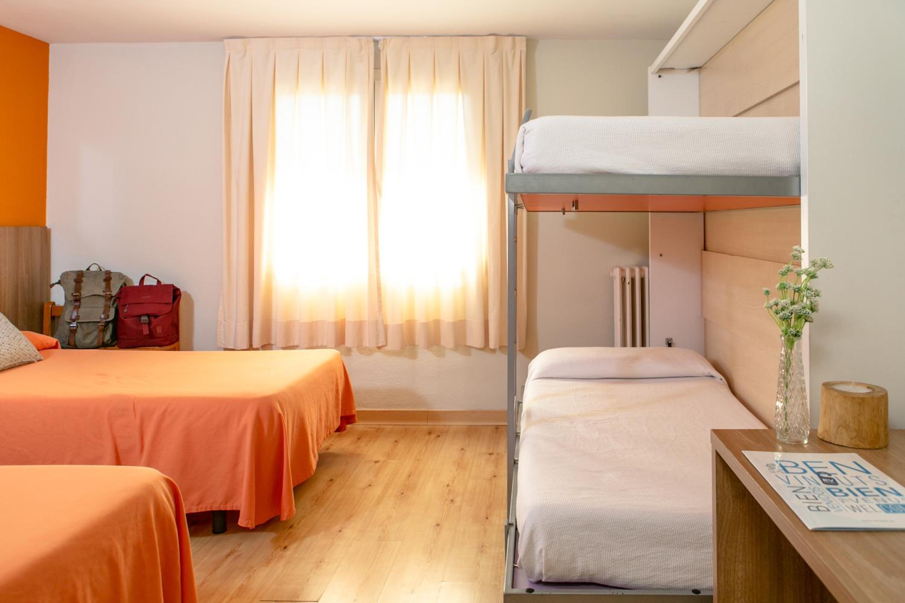 Standard Quadruple Room (4 adults) - Photo 6