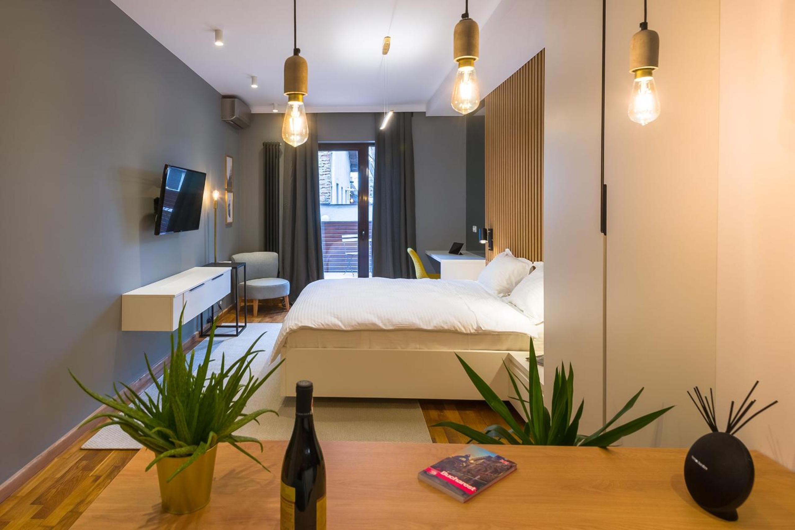 Apartment with Terrace - Photo 16
