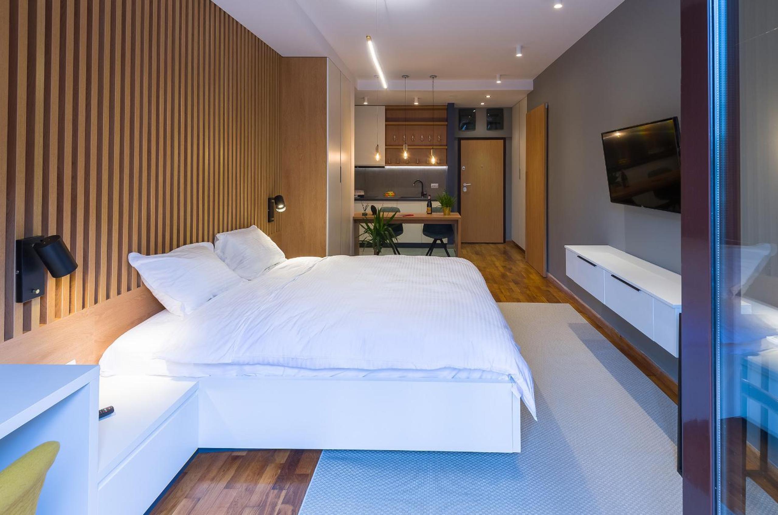 Apartment with Terrace - Photo 15