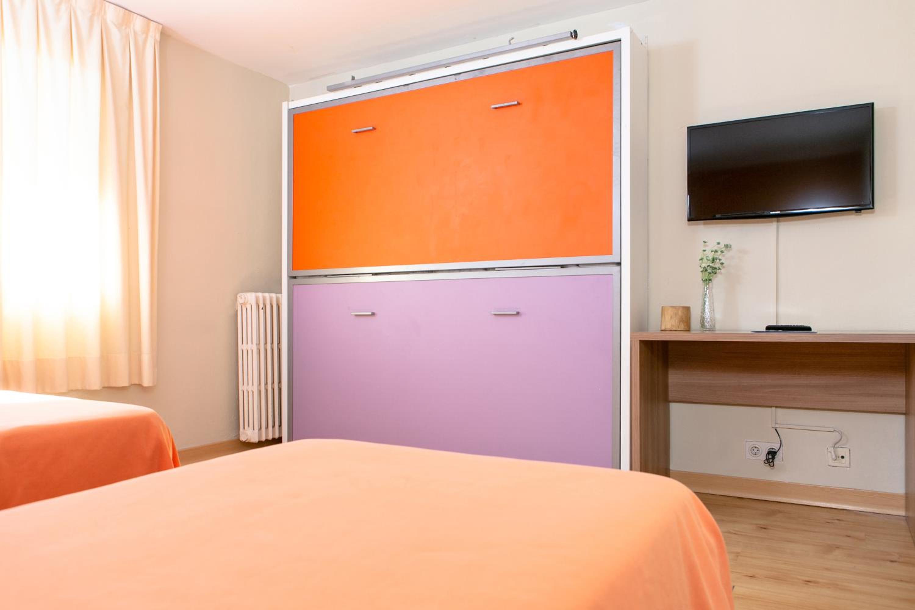 Standard Quadruple Room (4 adults) - Photo 1