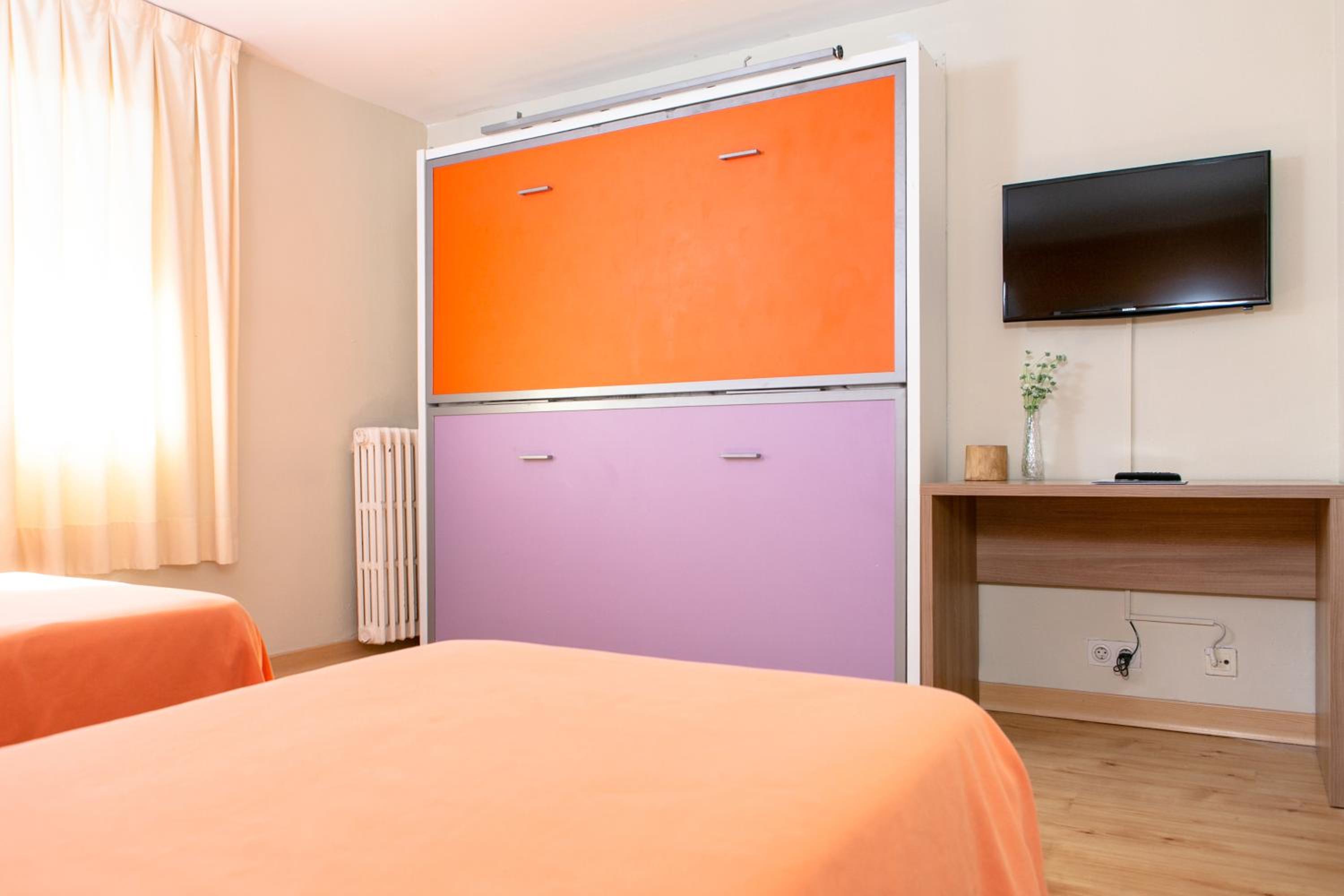 Standard Quadruple Room (4 adults) - Photo 3