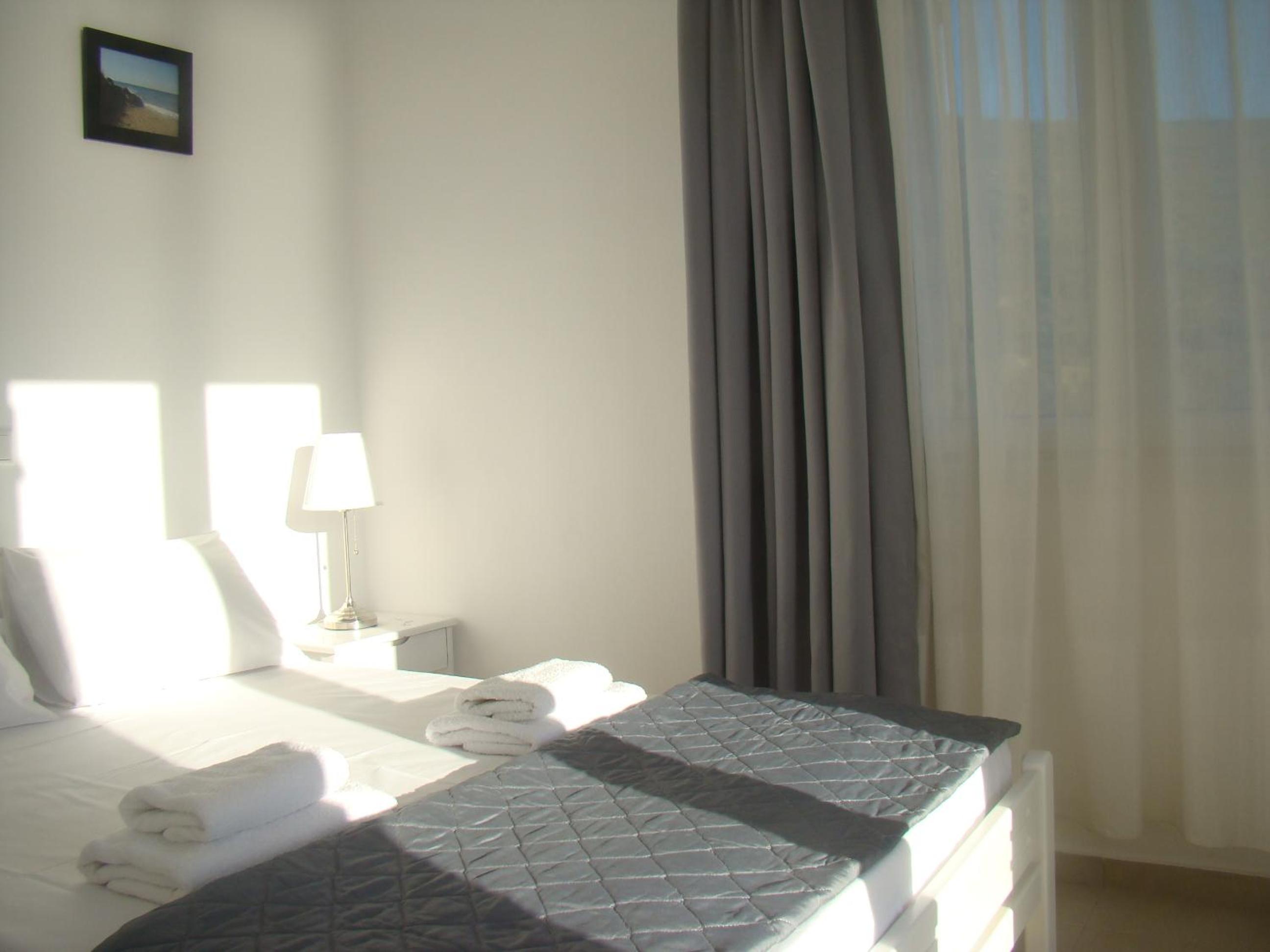Apartment with Terrace - Photo 11