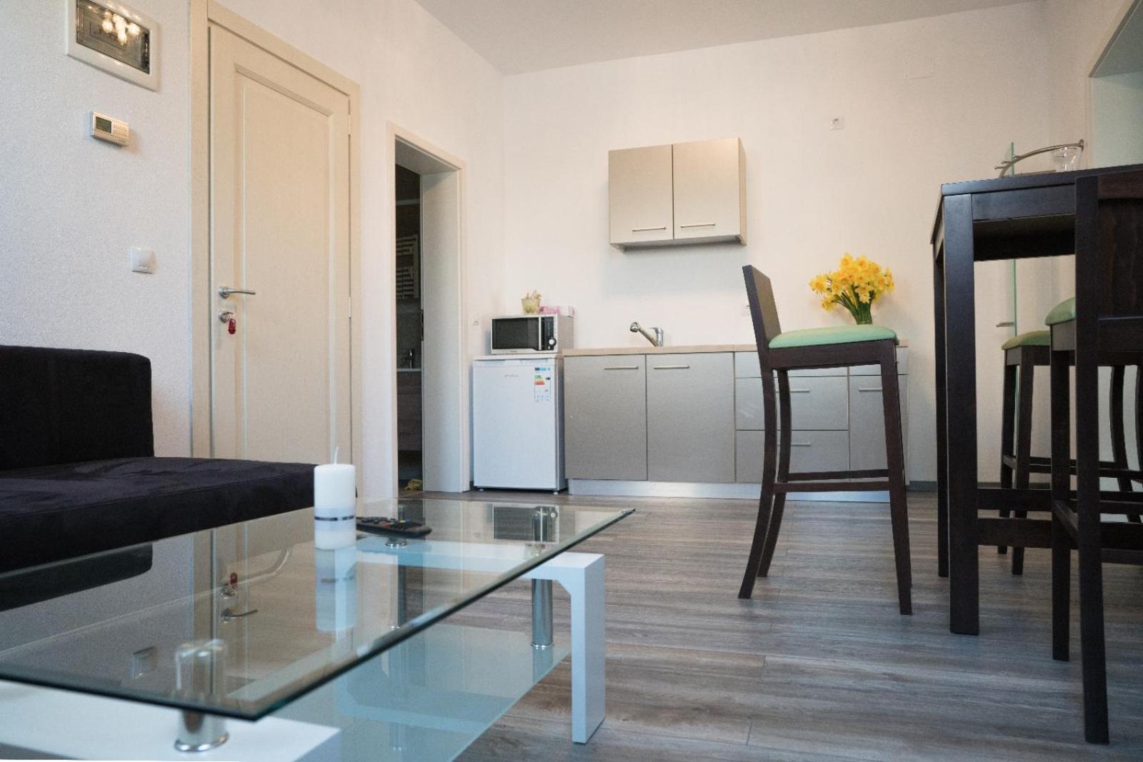 Apartment - Photo 2