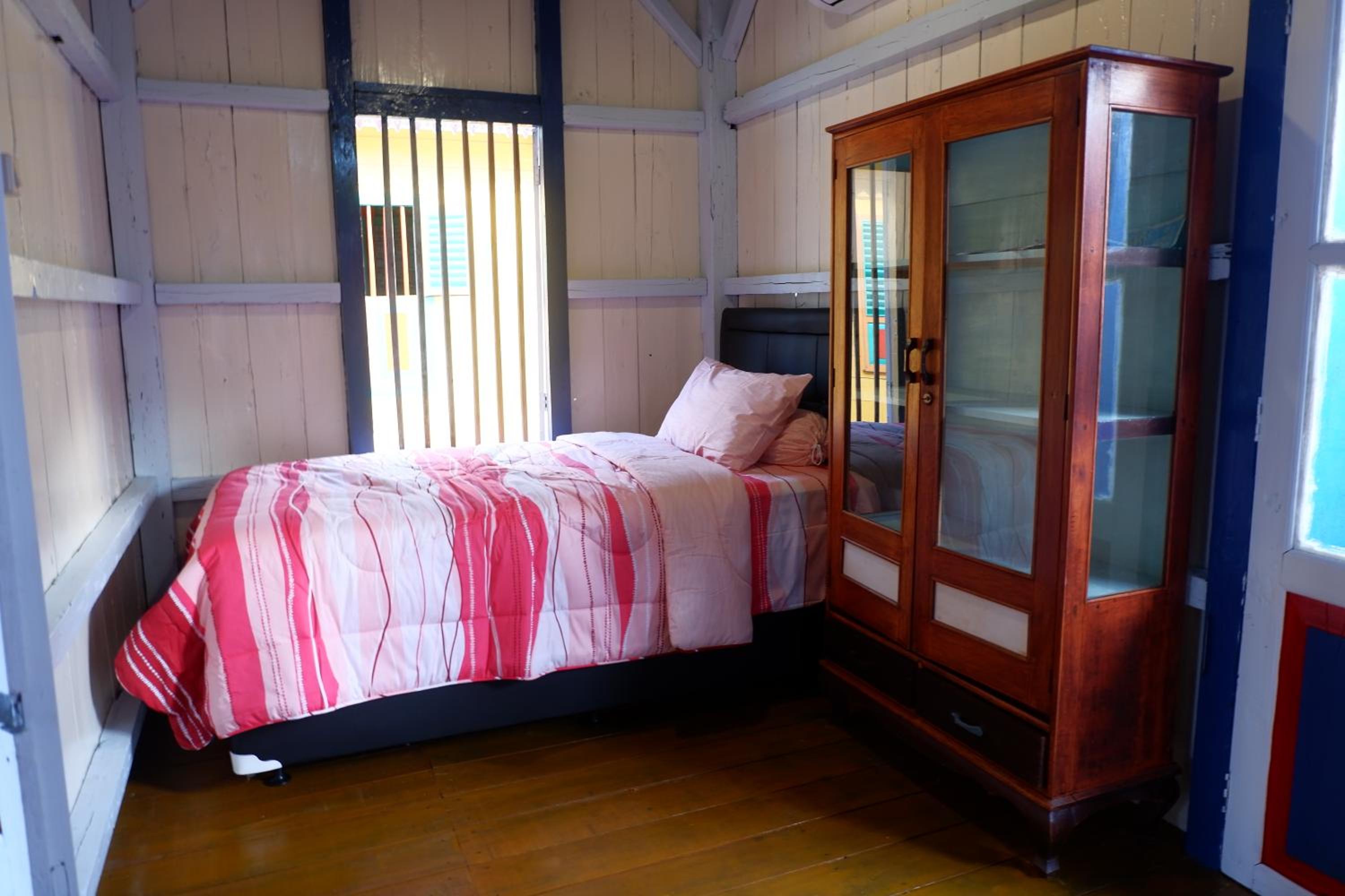 Deluxe Double Room - Photo 11