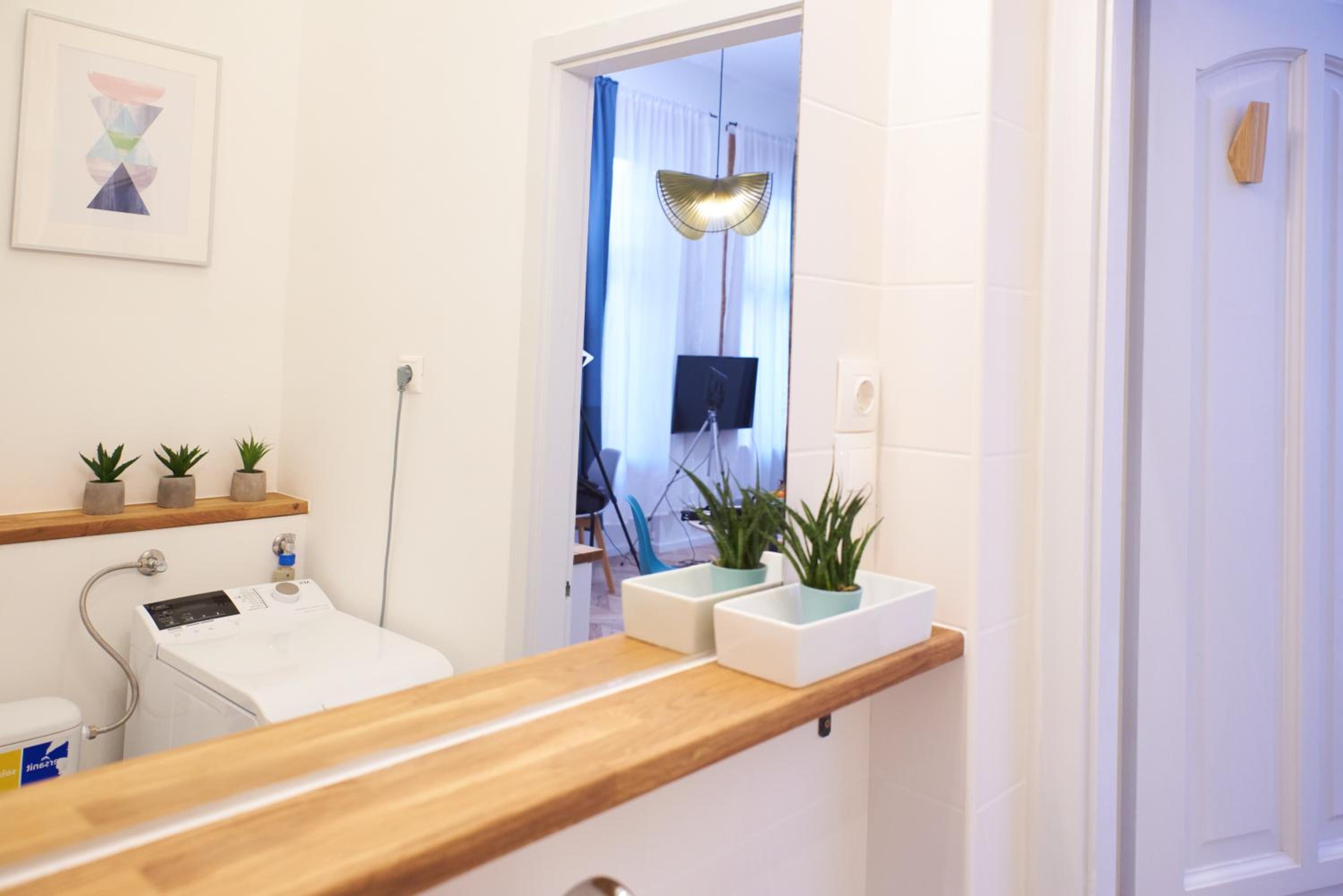 One-Bedroom Apartment - Photo 28
