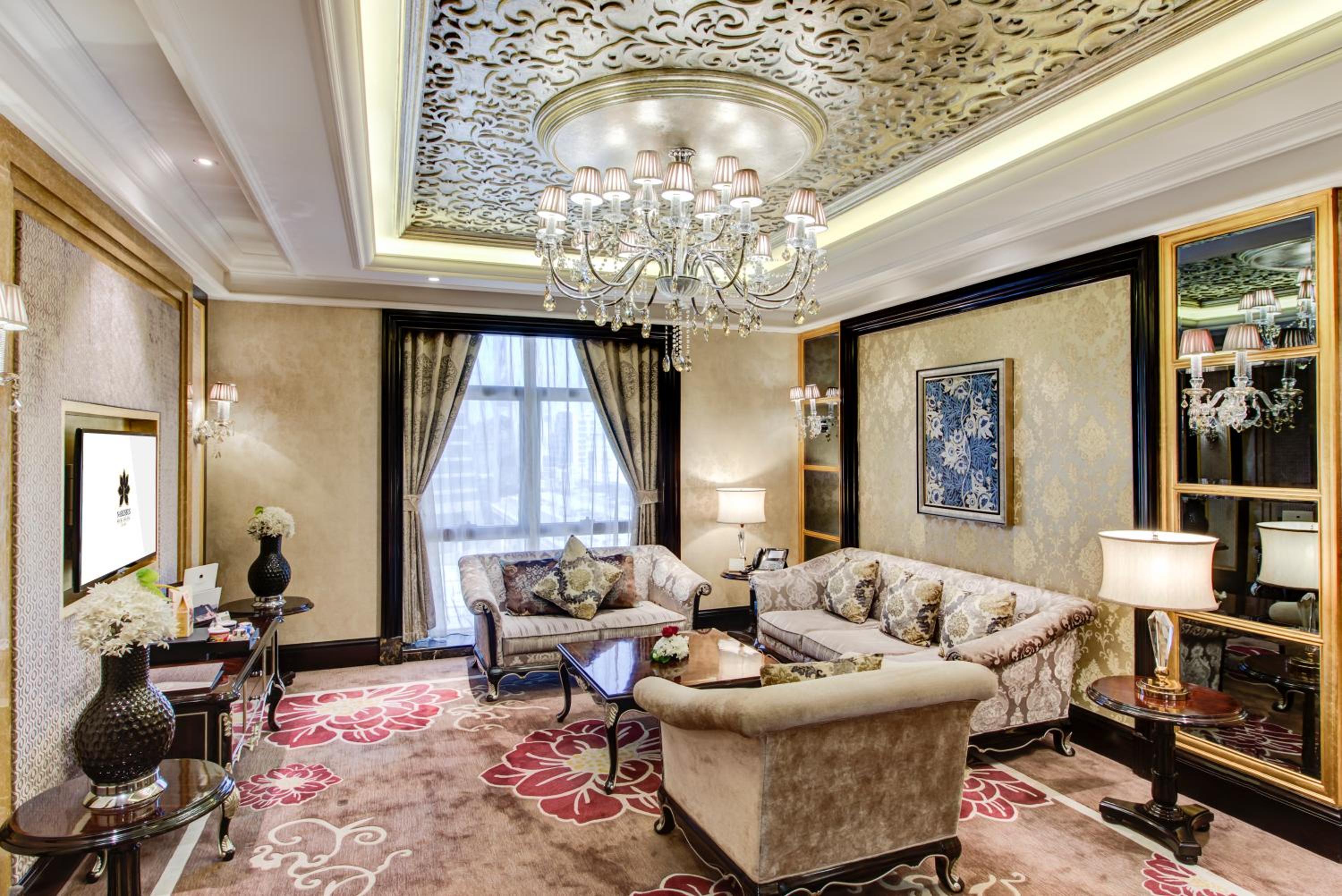 Executive Suite - Photo 10
