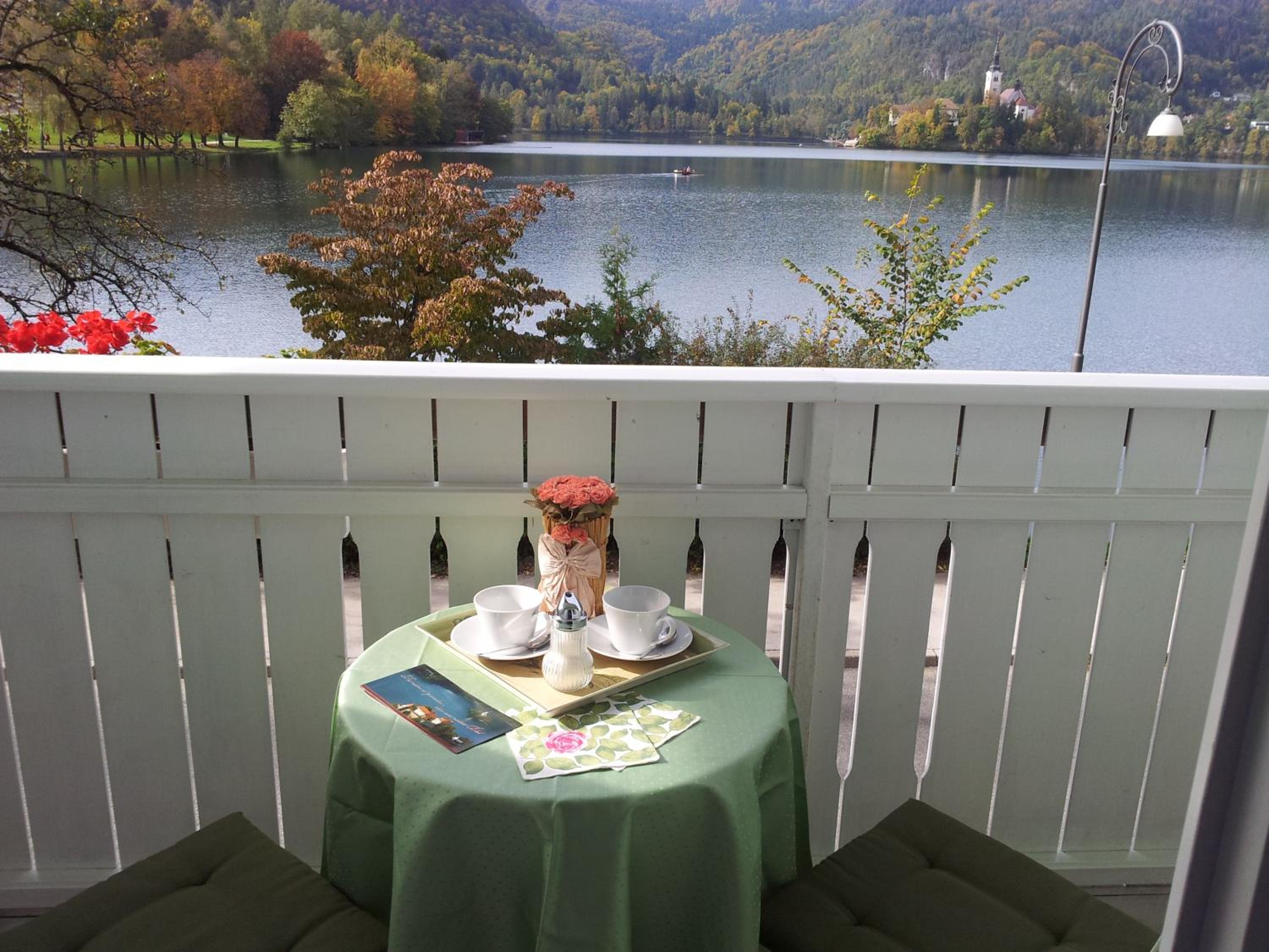 Double Room with Lake View photo 2