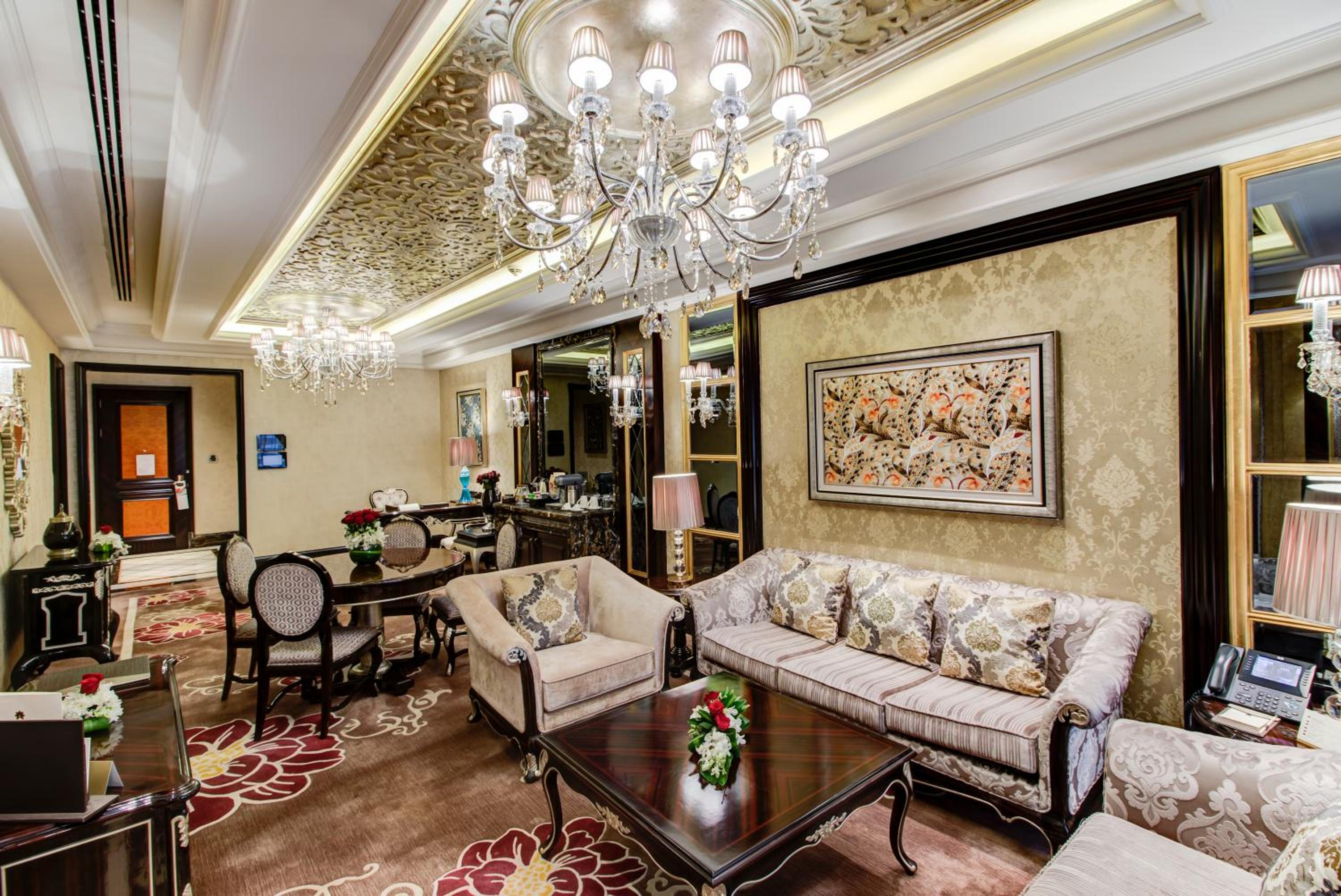 Presidential Suite thumbnail 5