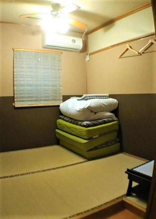 Female-Only Single Room with Shared Shower and Toilet