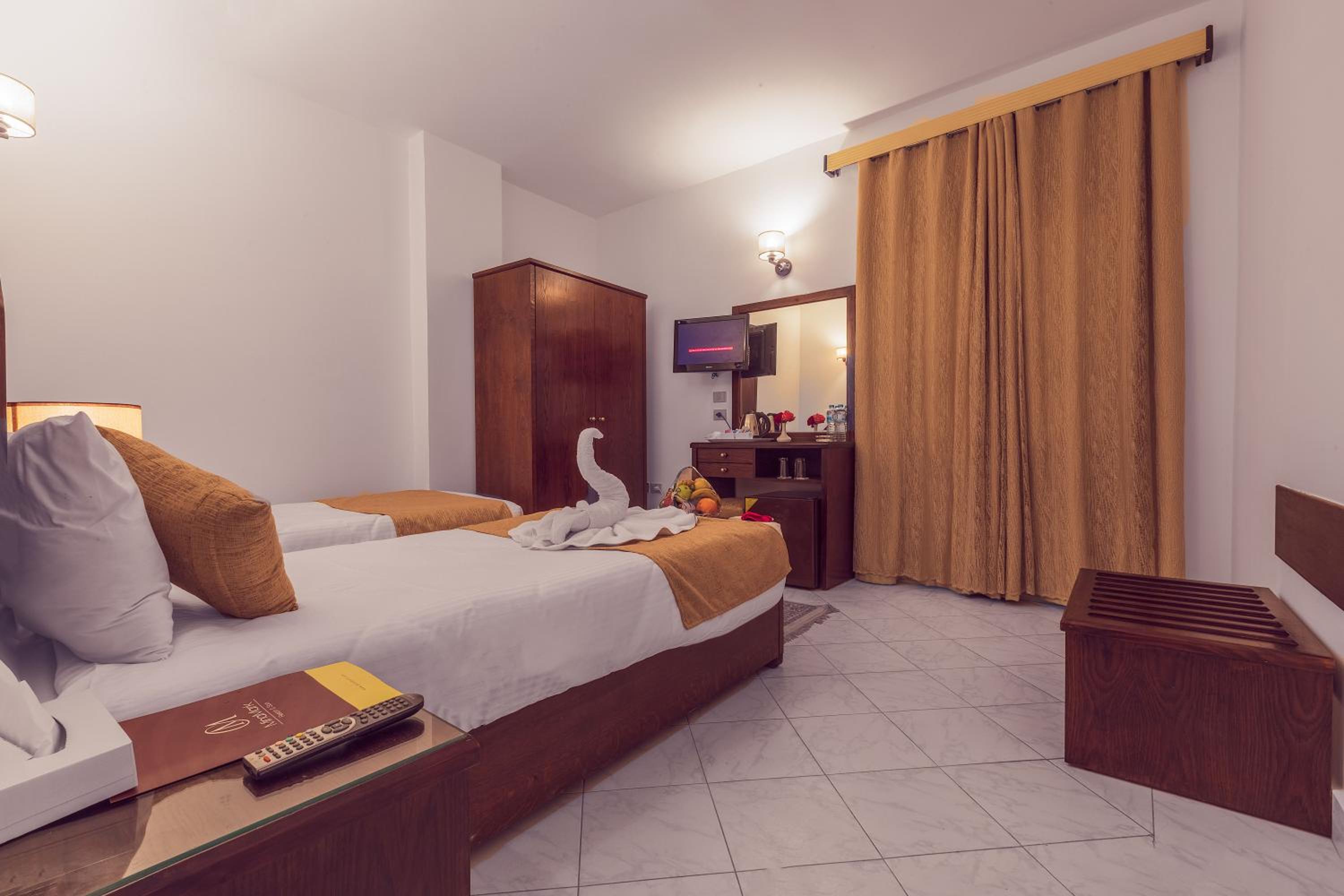 Economy Double Room with Back View - No balcony photo 3