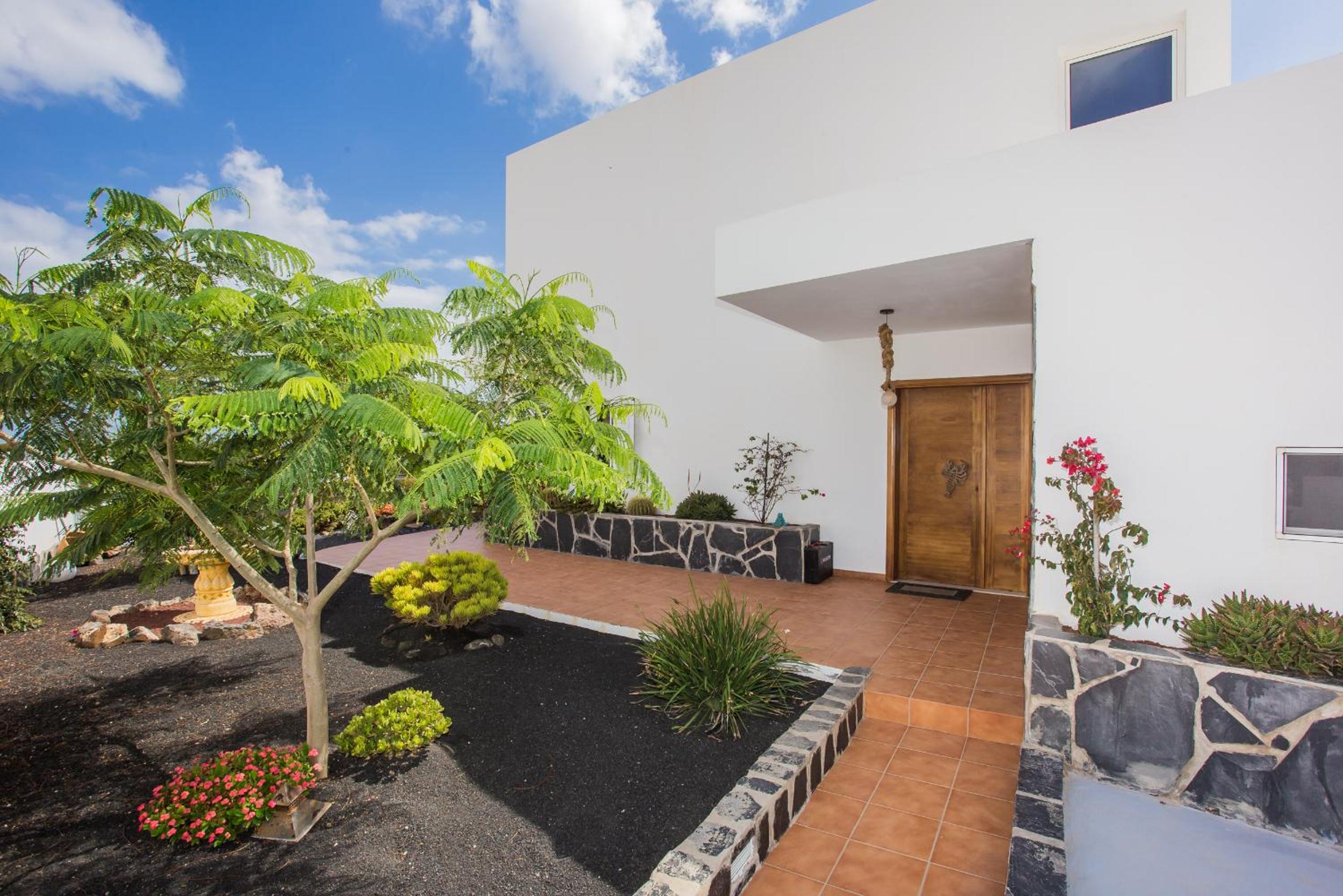 Villa photo 3