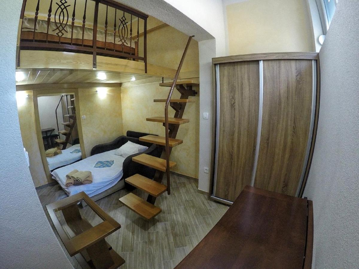 Studio Apartment