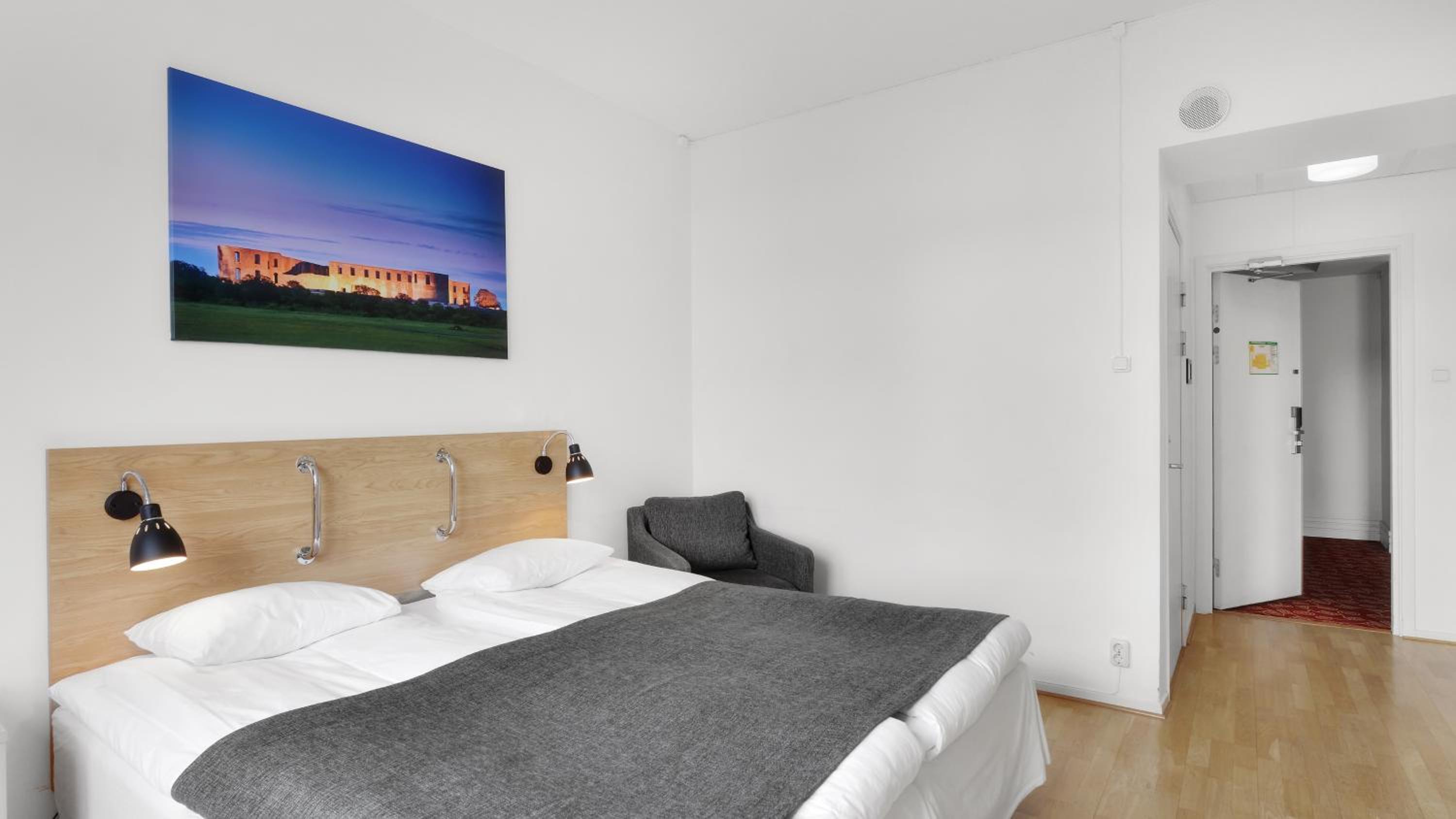 Standard Double Room photo 2