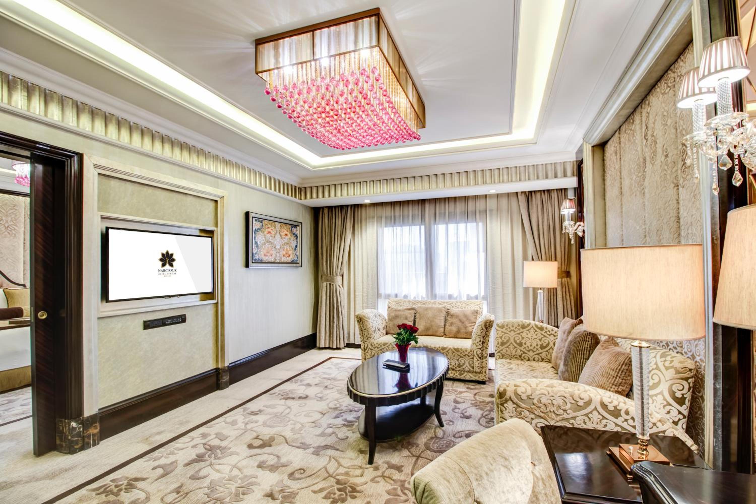 Superior Suite - Photo 4