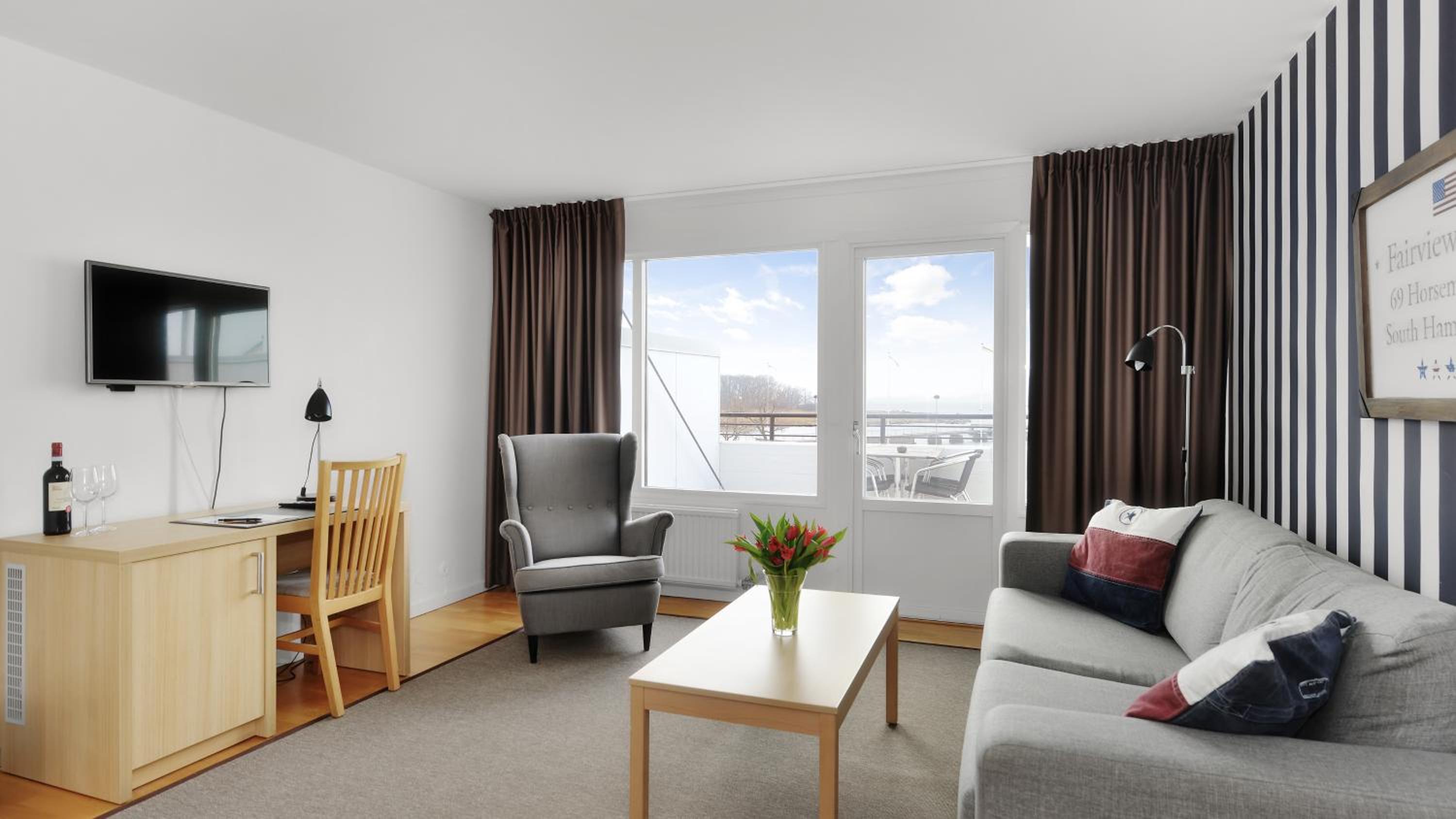 Superior Double Room with Balcony and Sea View photo 2