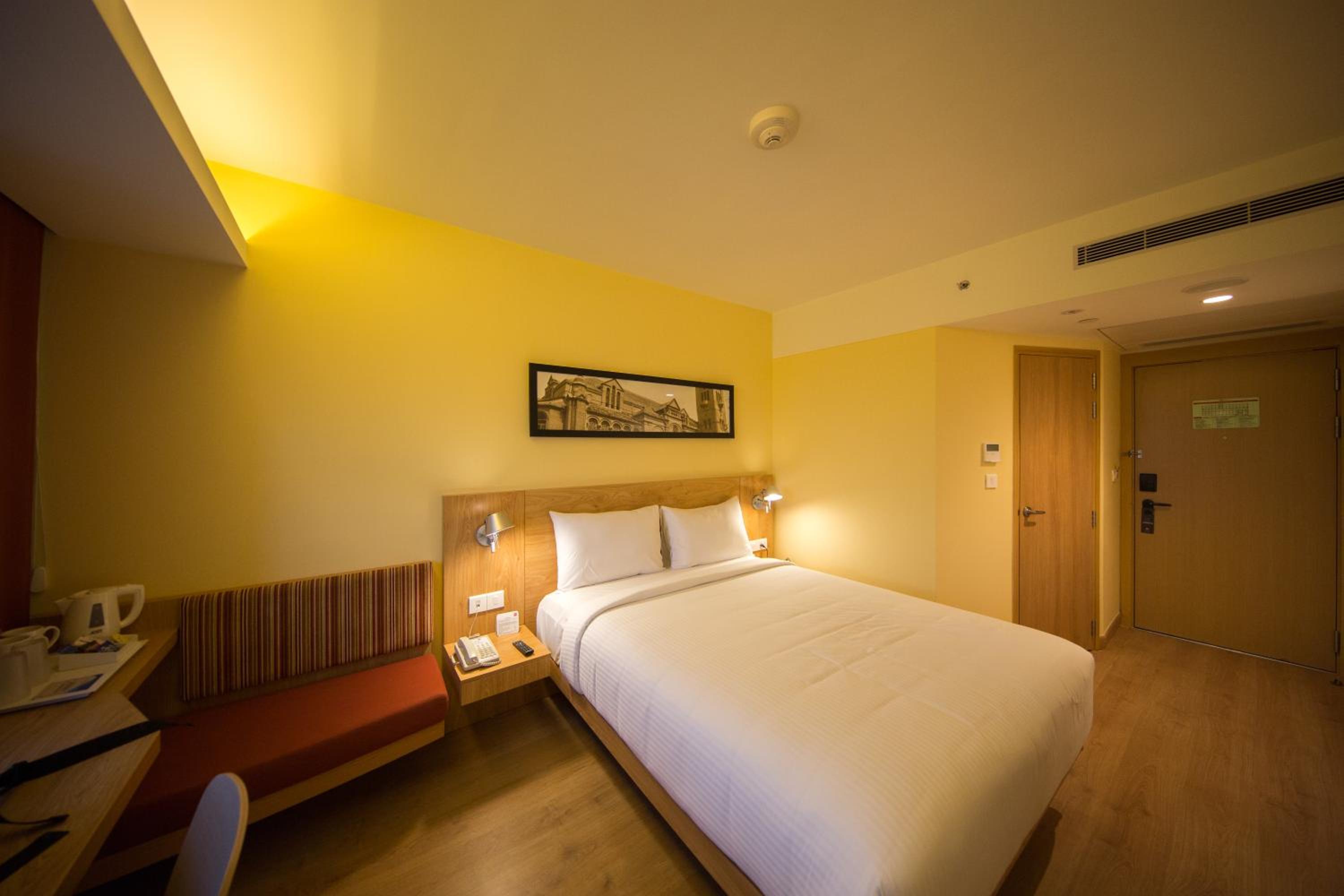 Deluxe Queen Bed Room - Sweet Bed by ibis - Photo 2