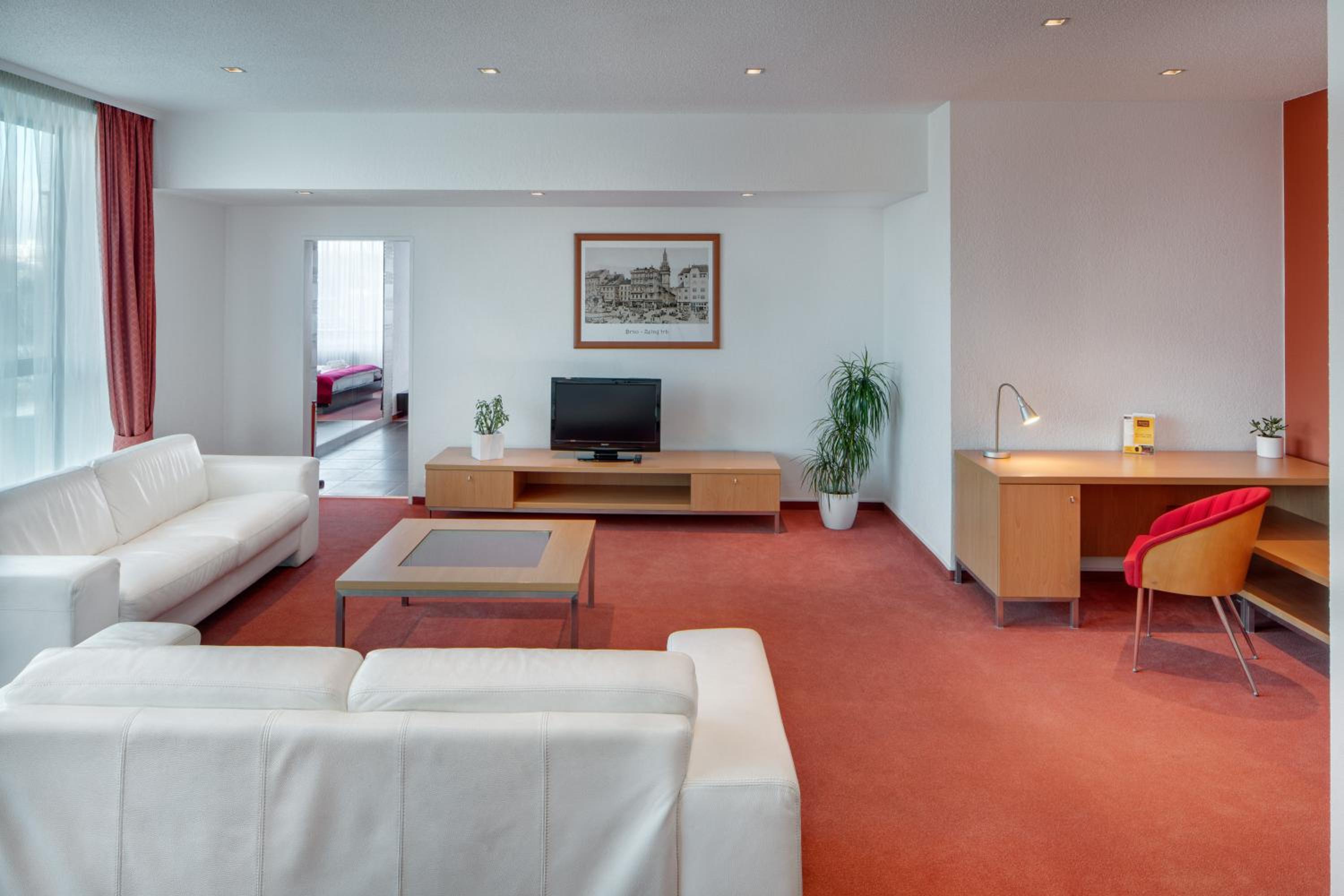 Presidential Suite with two bedrooms and access to a public relax center photo 3
