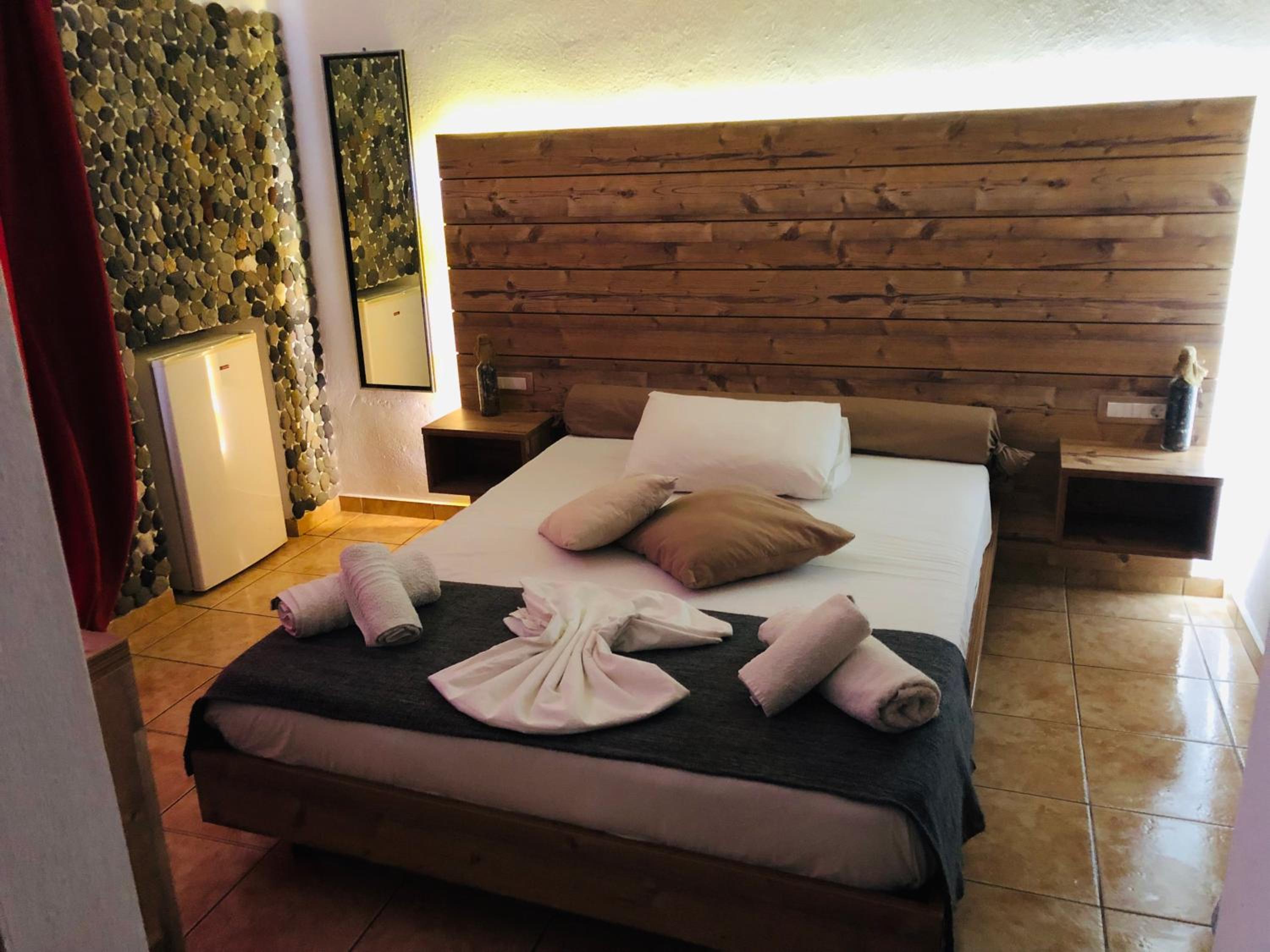 Superior Double or Twin Room - Photo 30