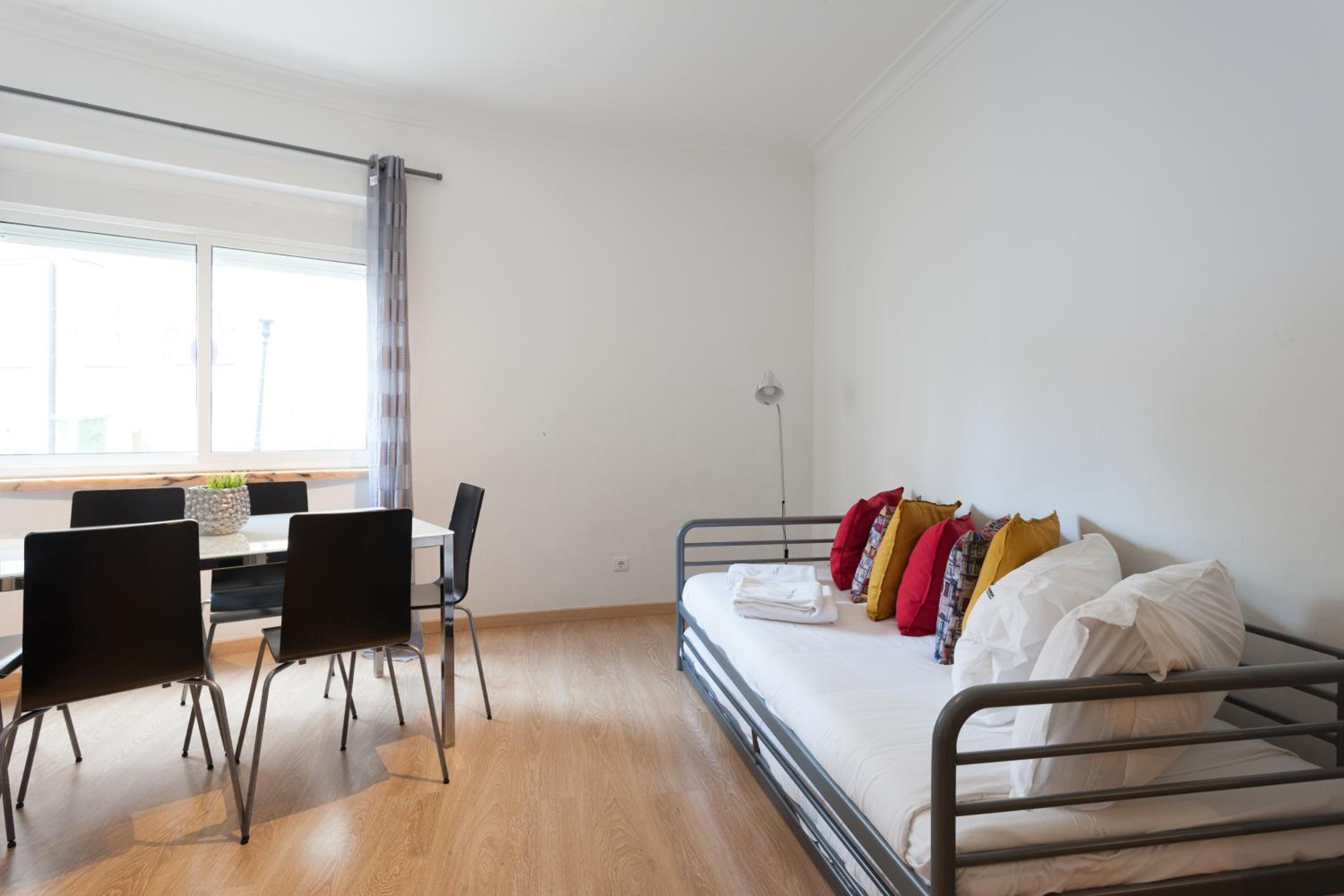 Two-Bedroom Apartment - Photo 9