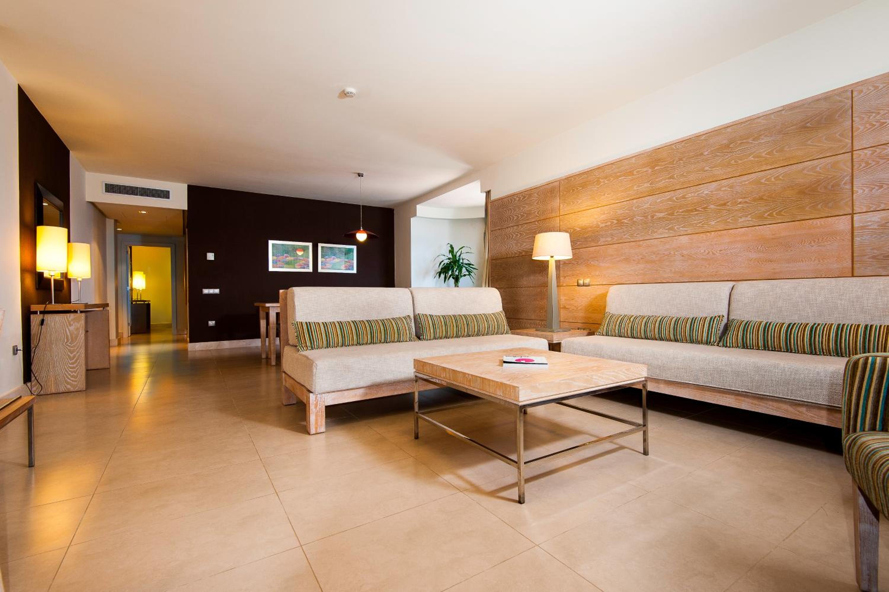 Deluxe Suite With Sea View
