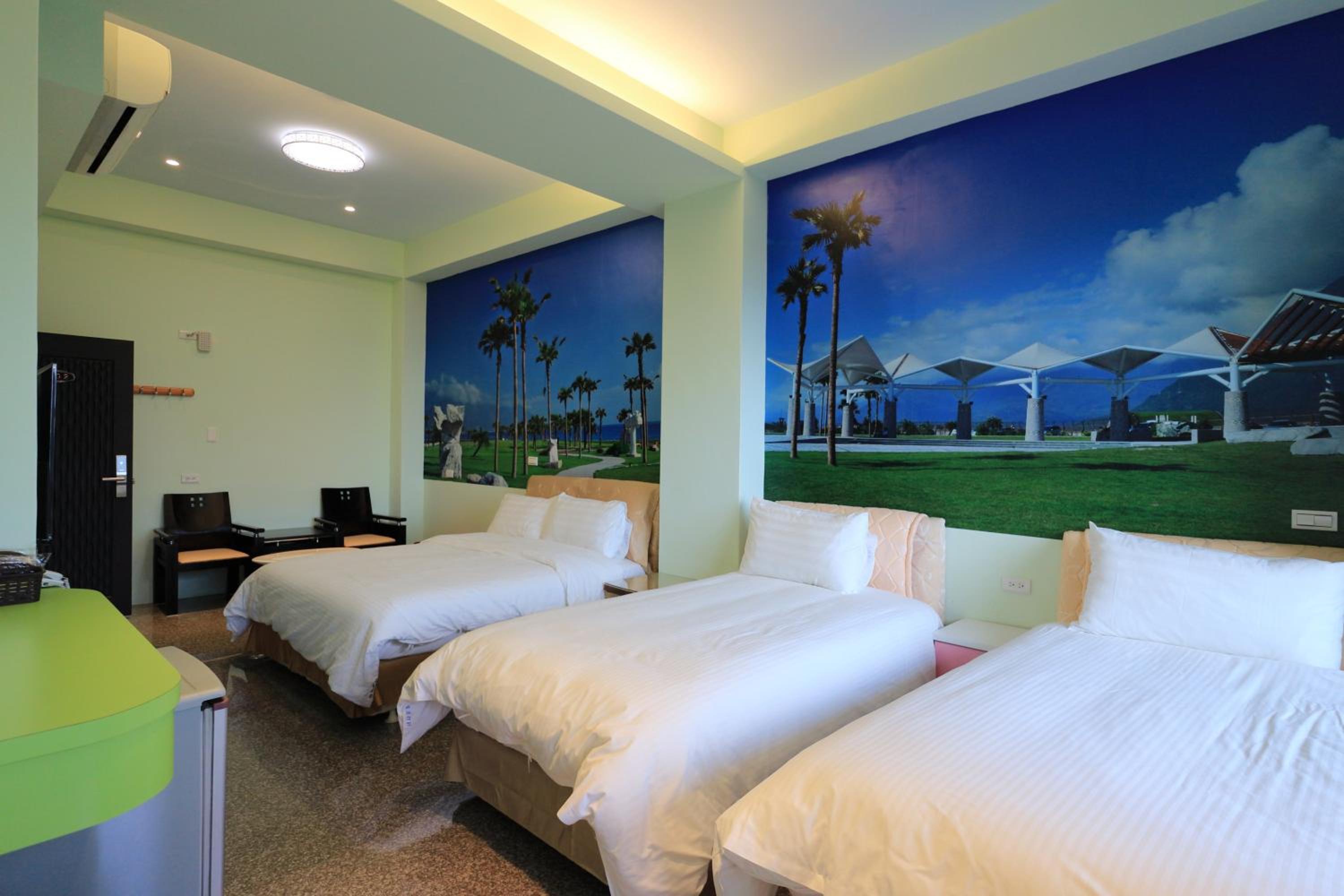 Quadruple Room with Balcony photo 3