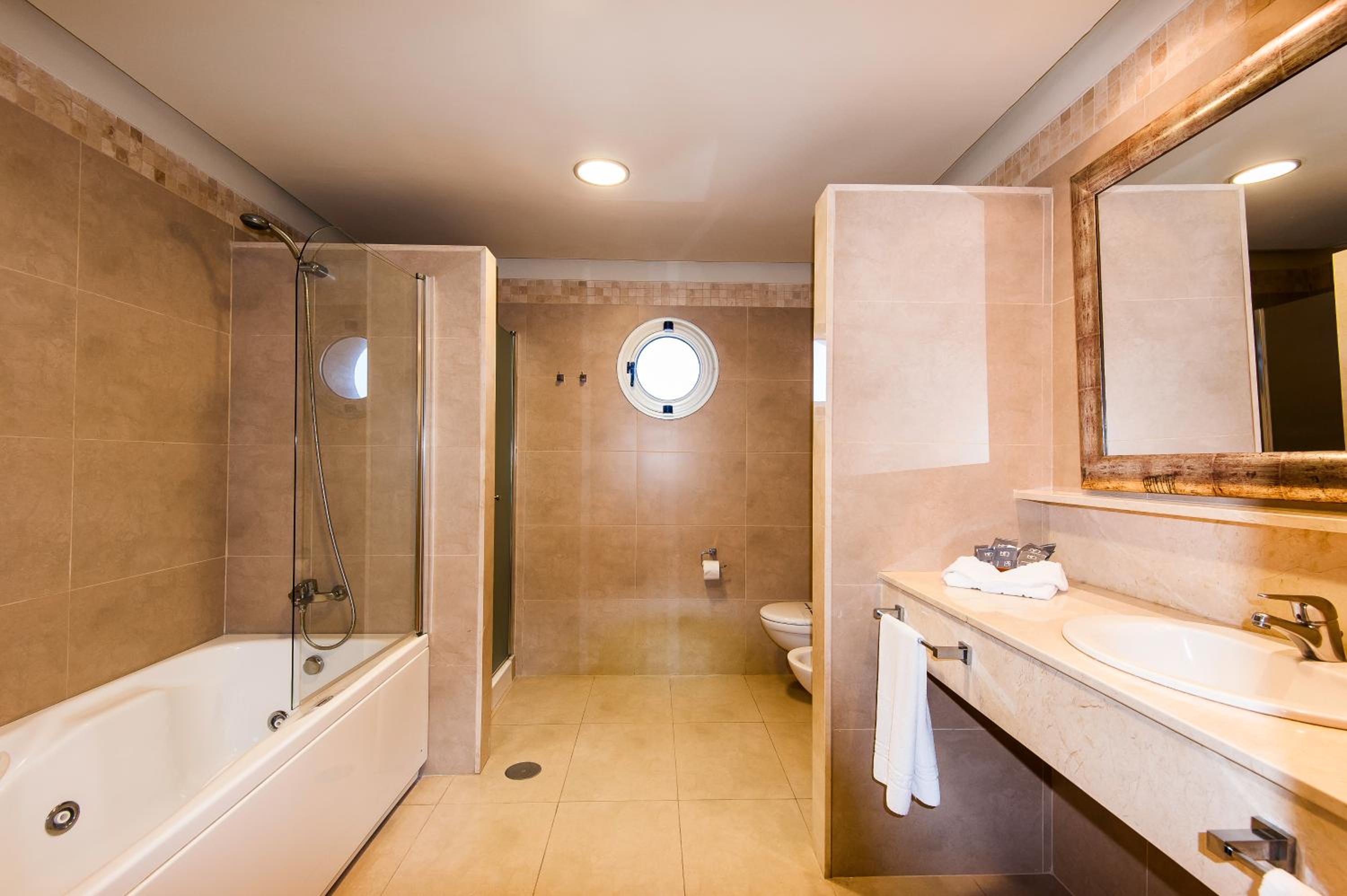 Deluxe Suite With Sea View