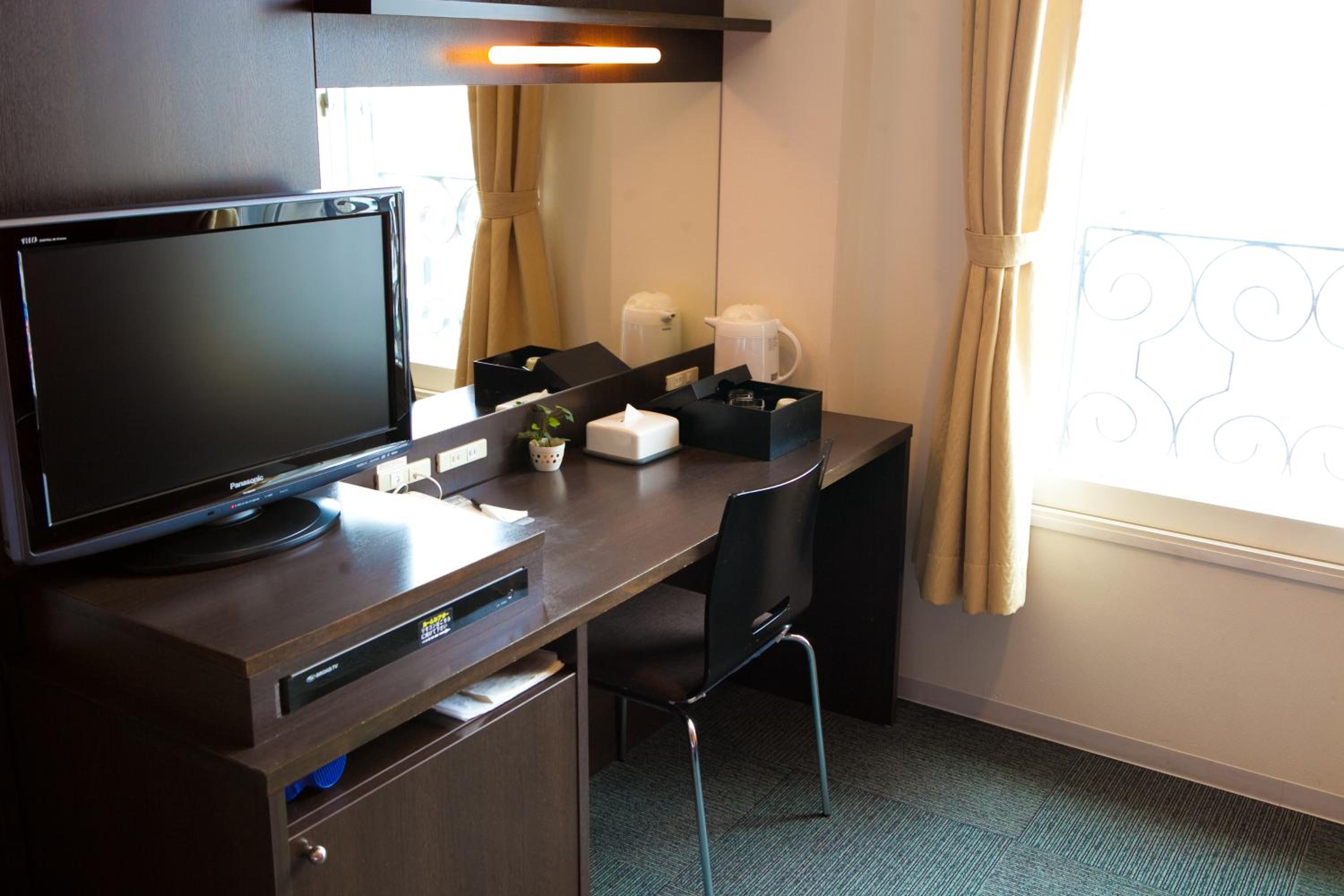 Twin Room with Partial Sea View (83 ft²) photo 1