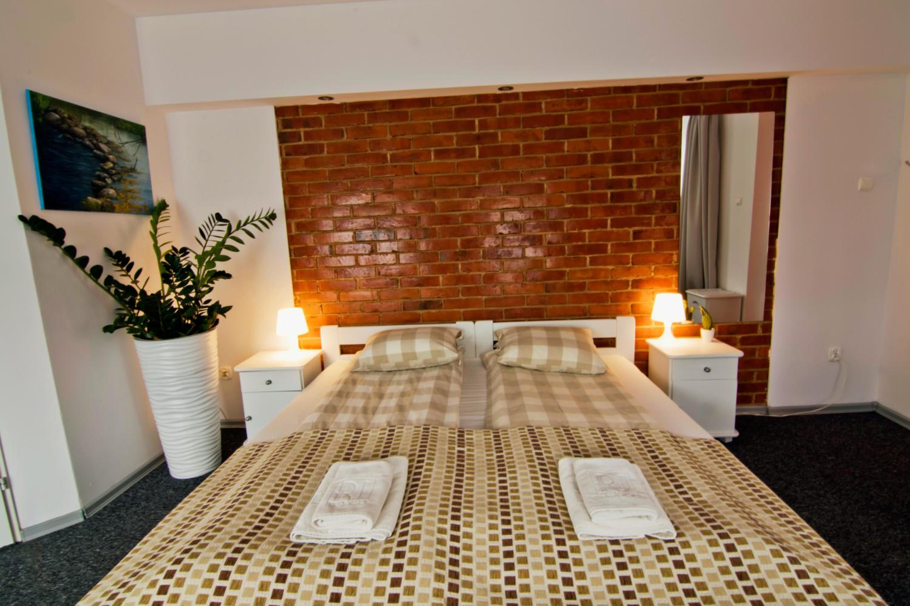 Double or Twin Room - Photo 4