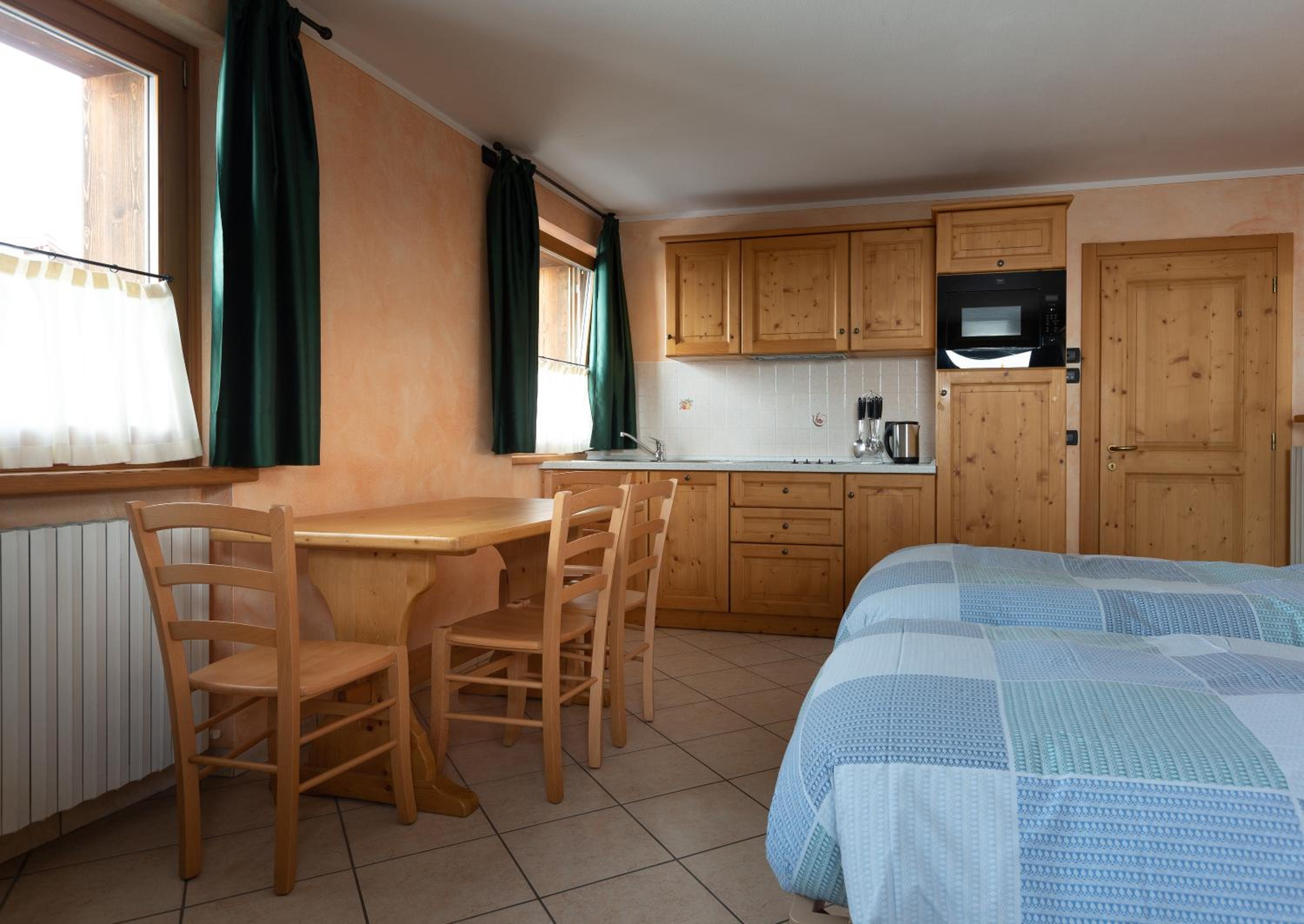 Studio Apartment - Photo 3