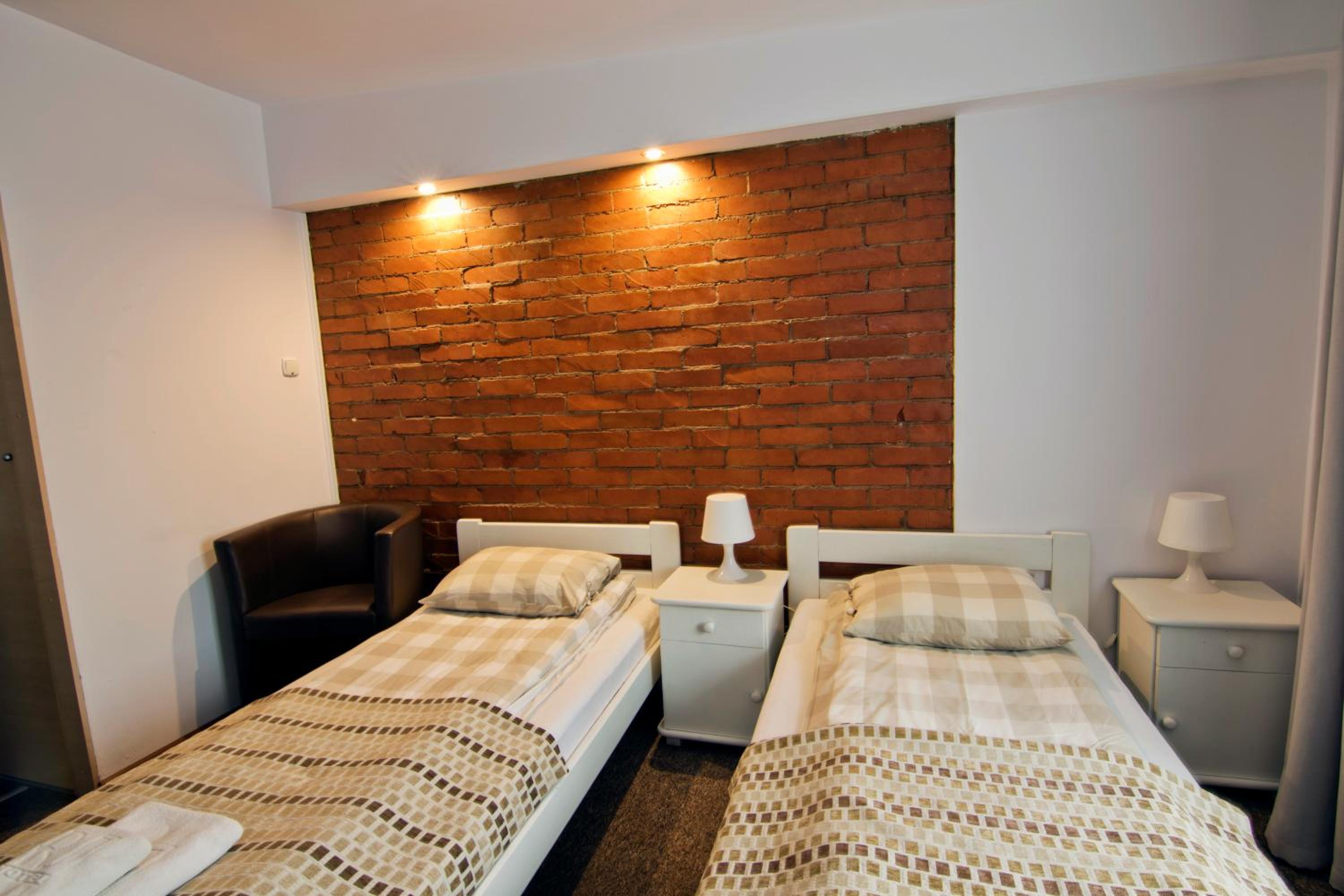 Double or Twin Room - Photo 6