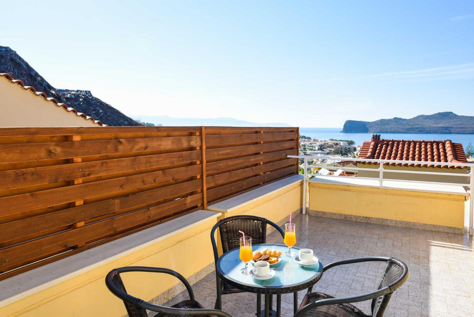 Double or Twin Room with Sea View