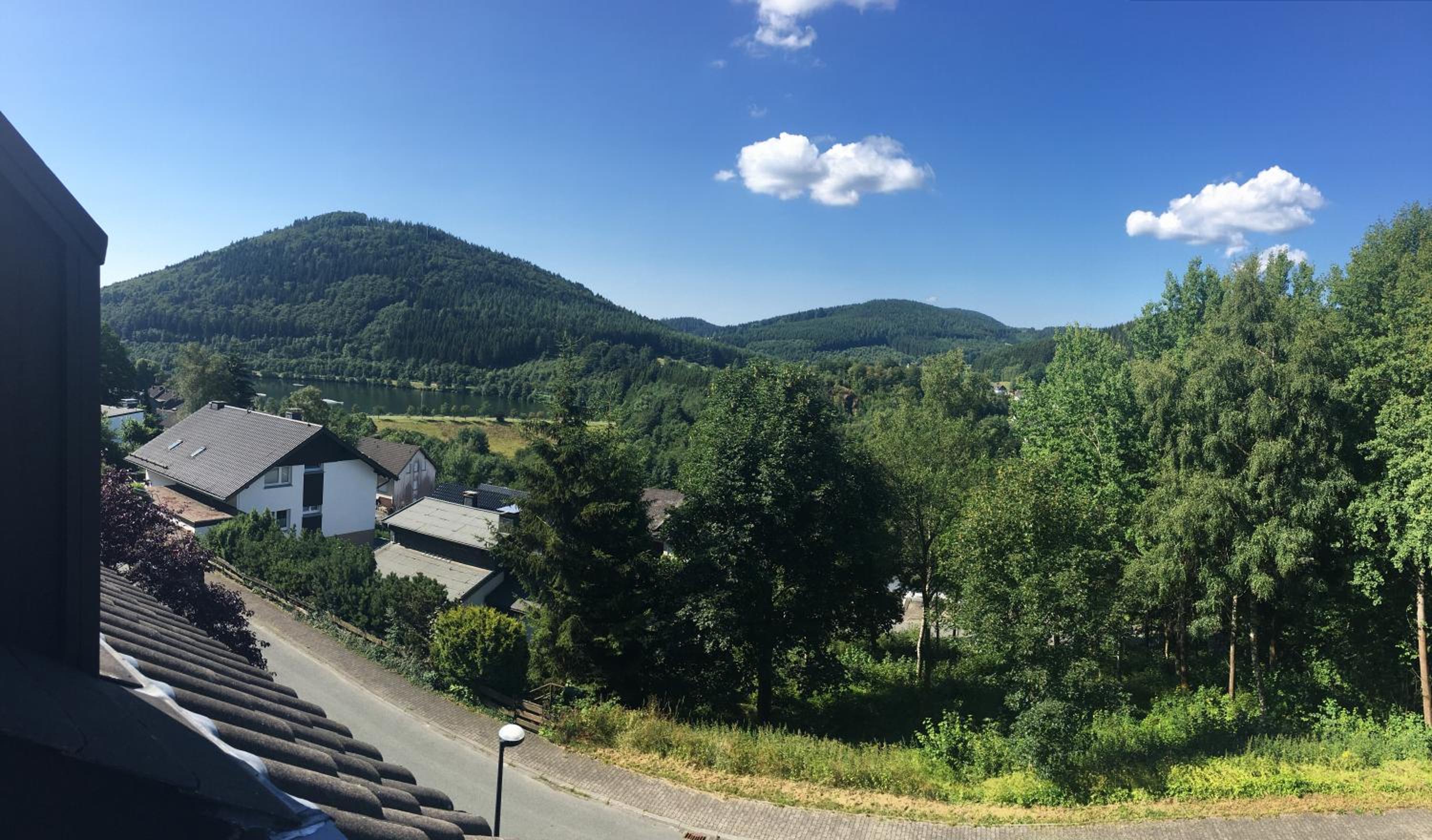 Apartment with Mountain View - Photo 13