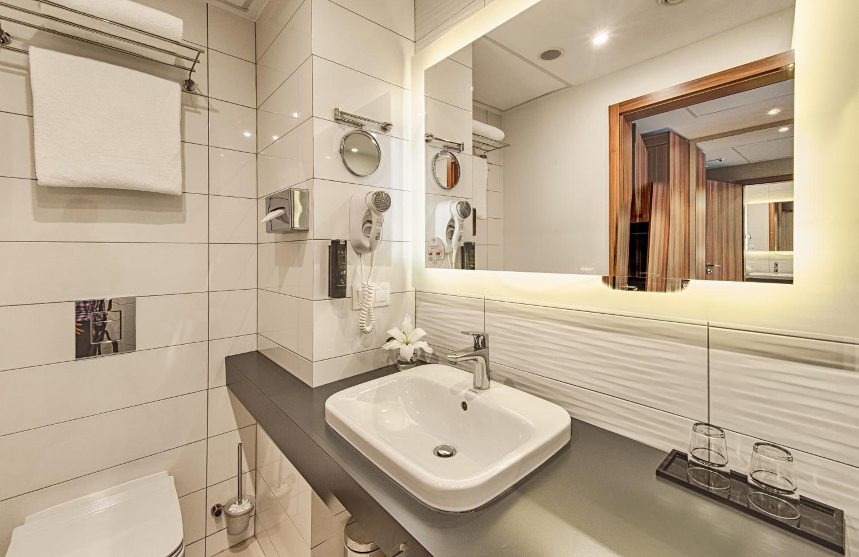 Standard Double or Twin Room photo 2