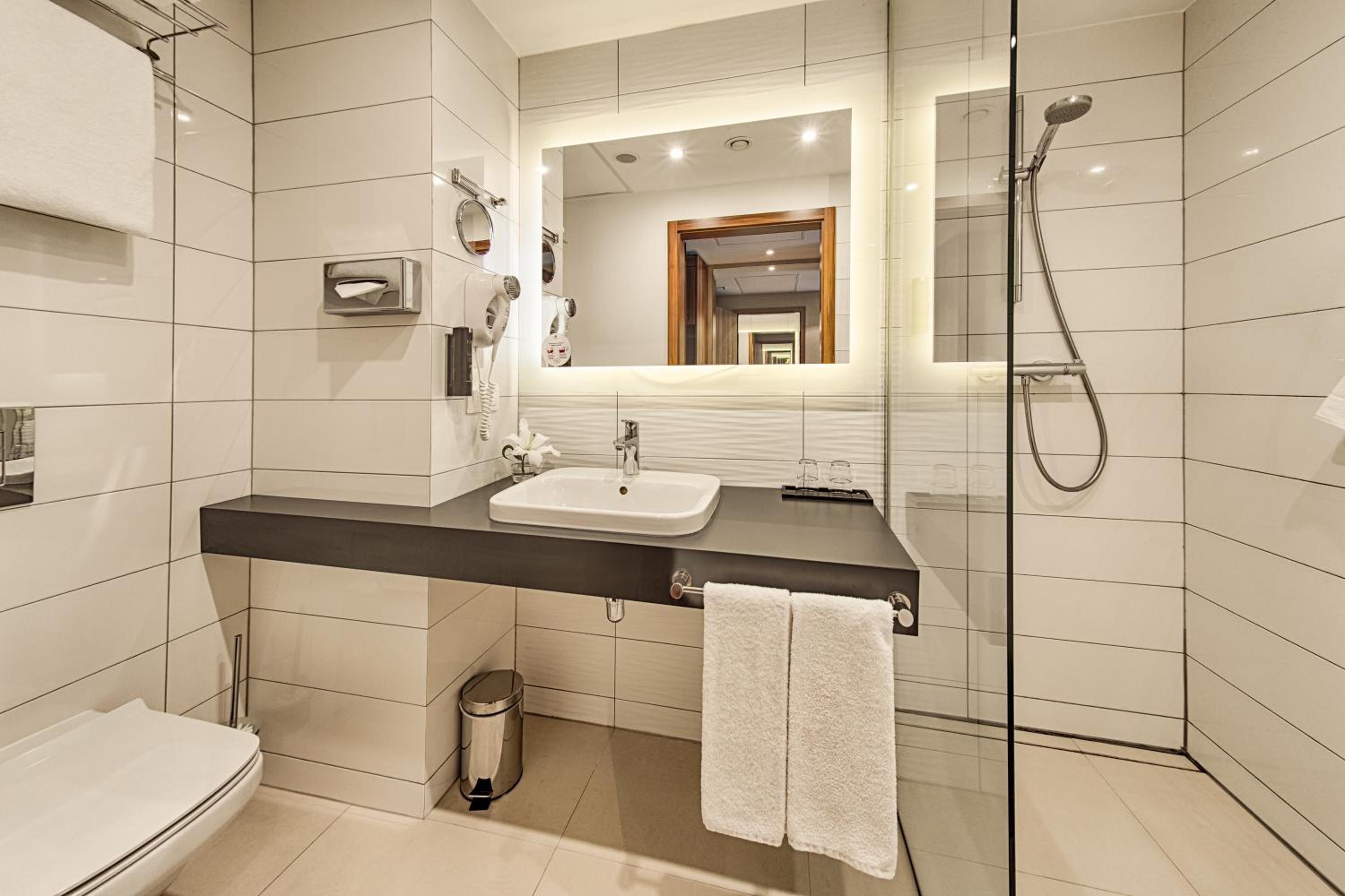 Standard Double or Twin Room photo 3