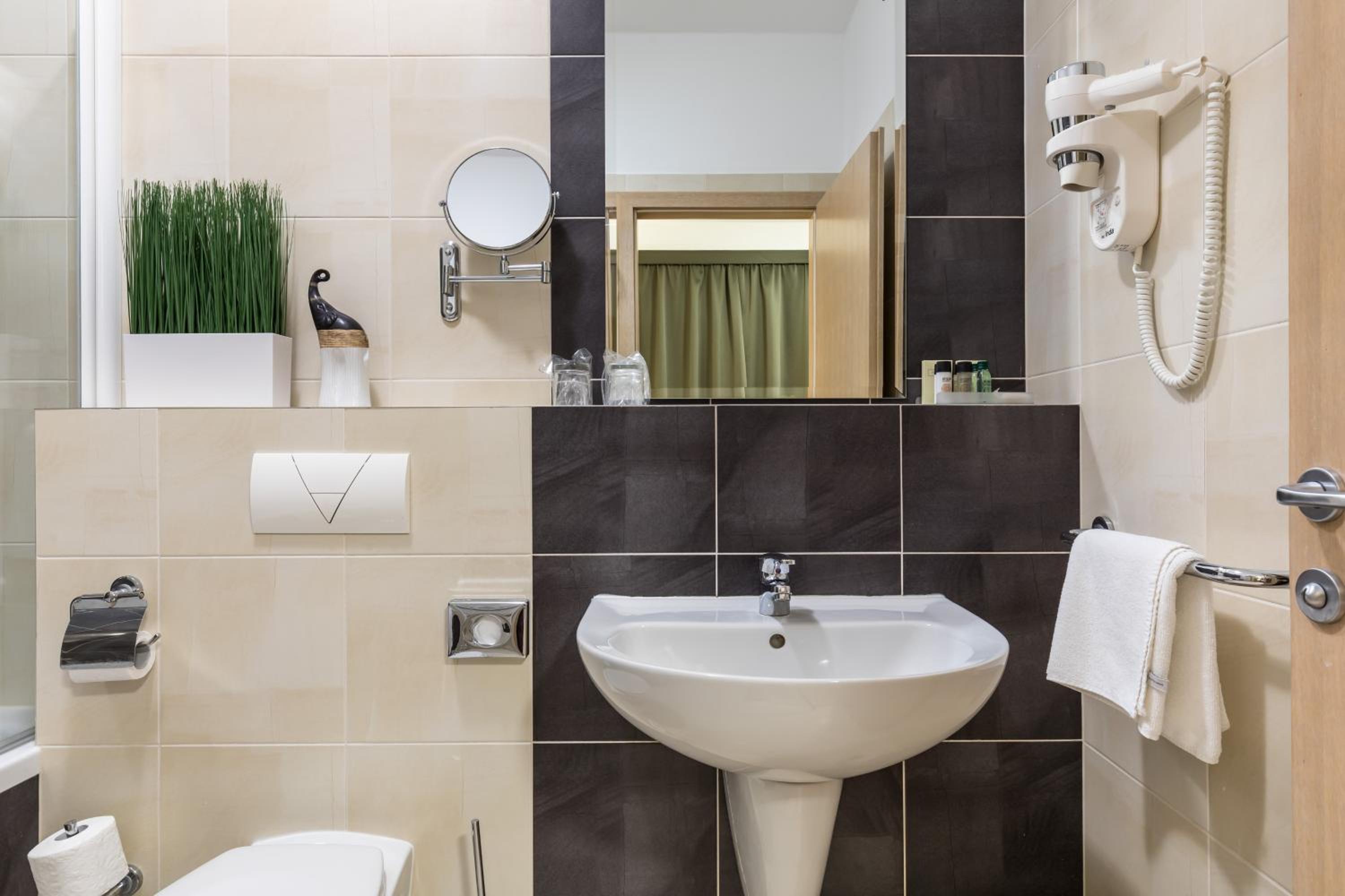 Double Room - Photo 14