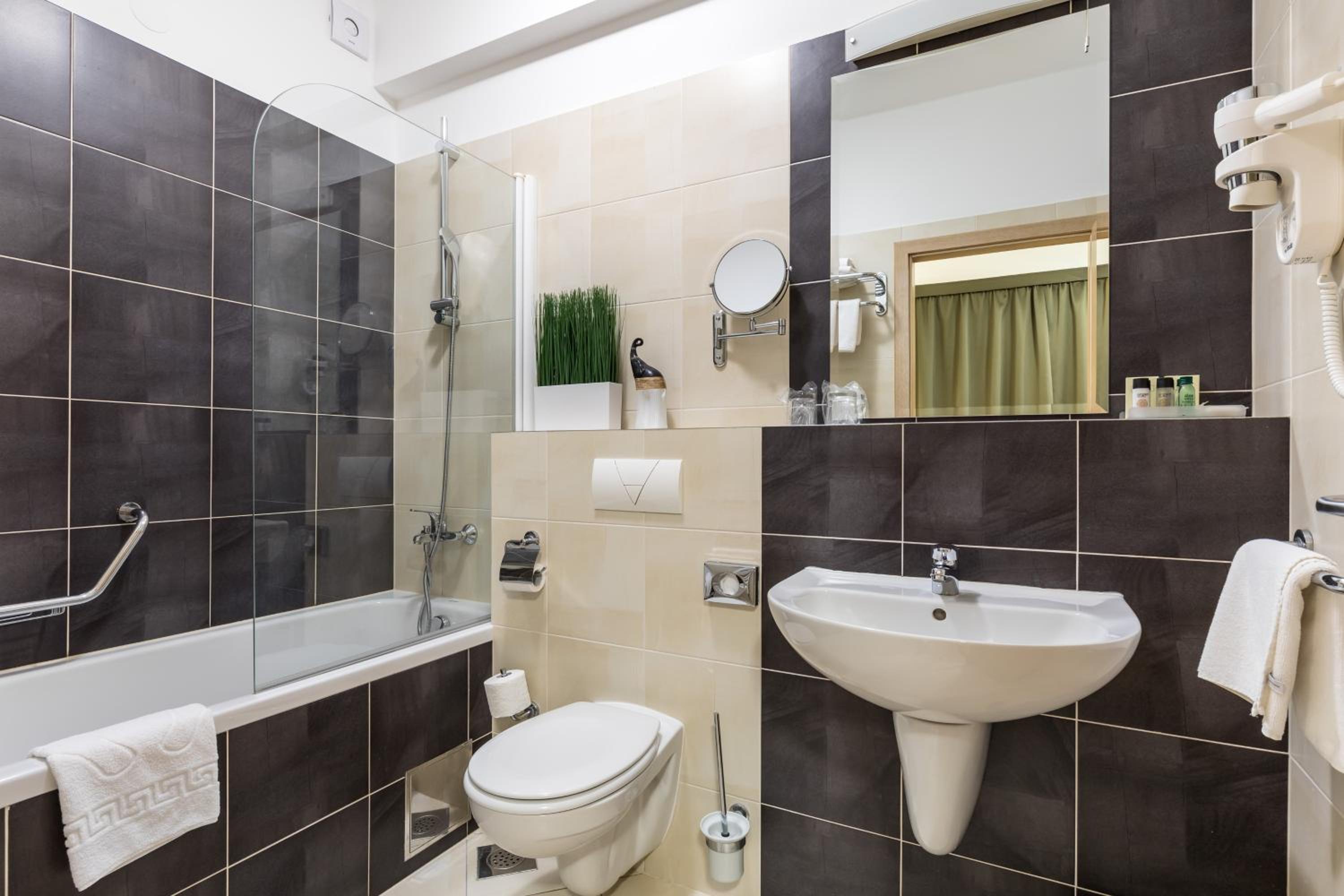 Double Room - Photo 13