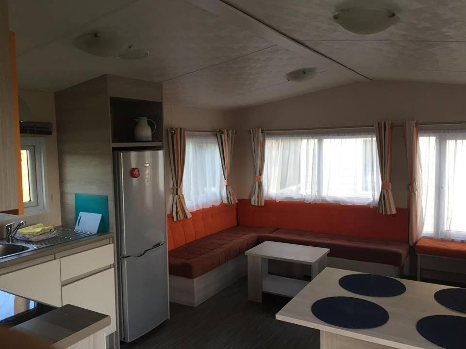 Two-Bedroom House - Photo 3