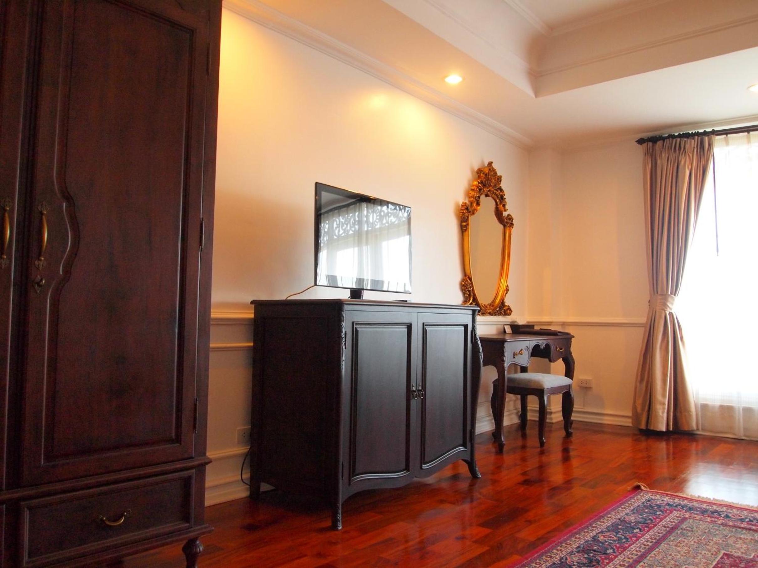 Colonial Deluxe Rooms - Photo 8