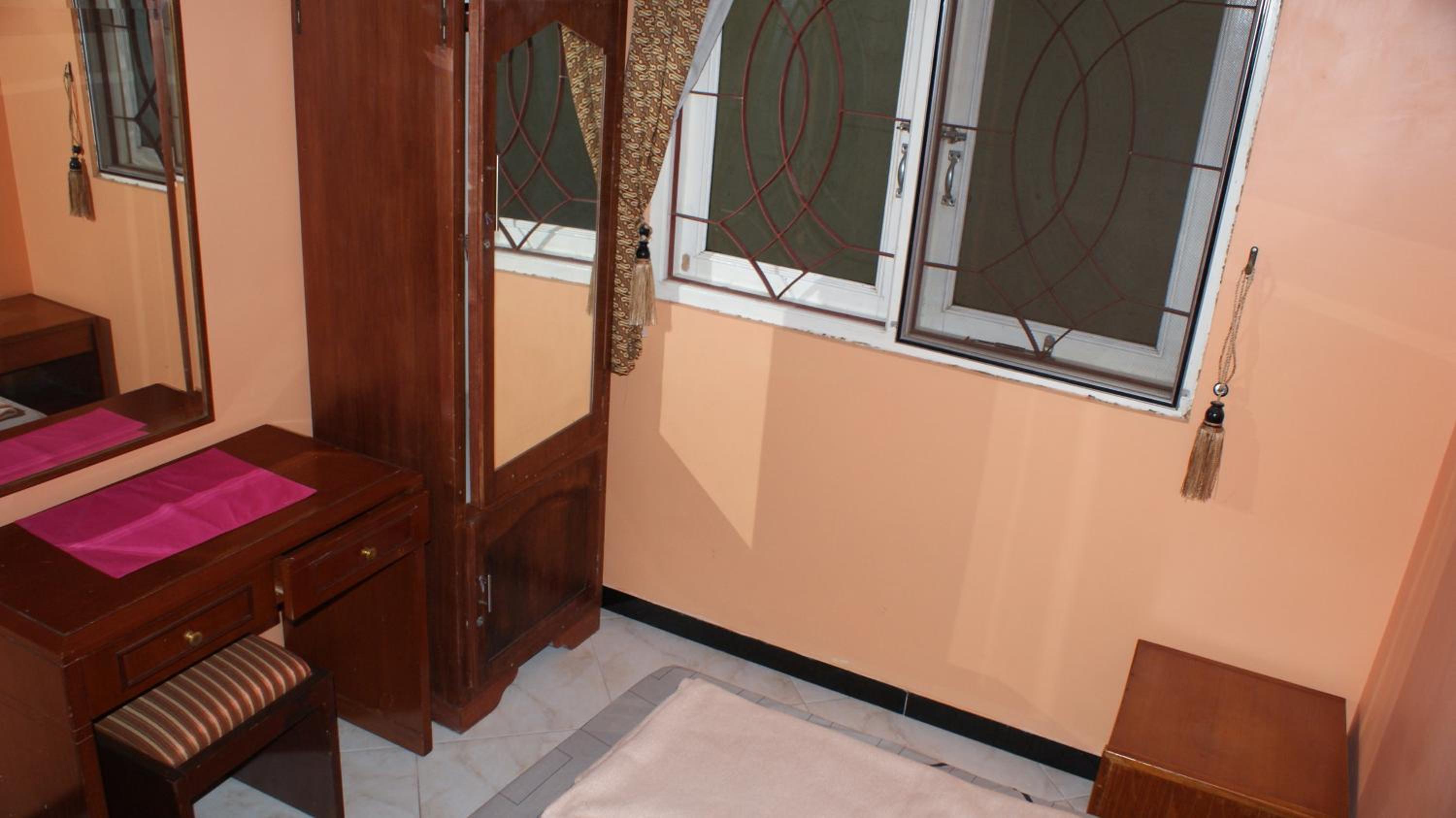 Double or Twin Room with Shared Bathroom photo 1