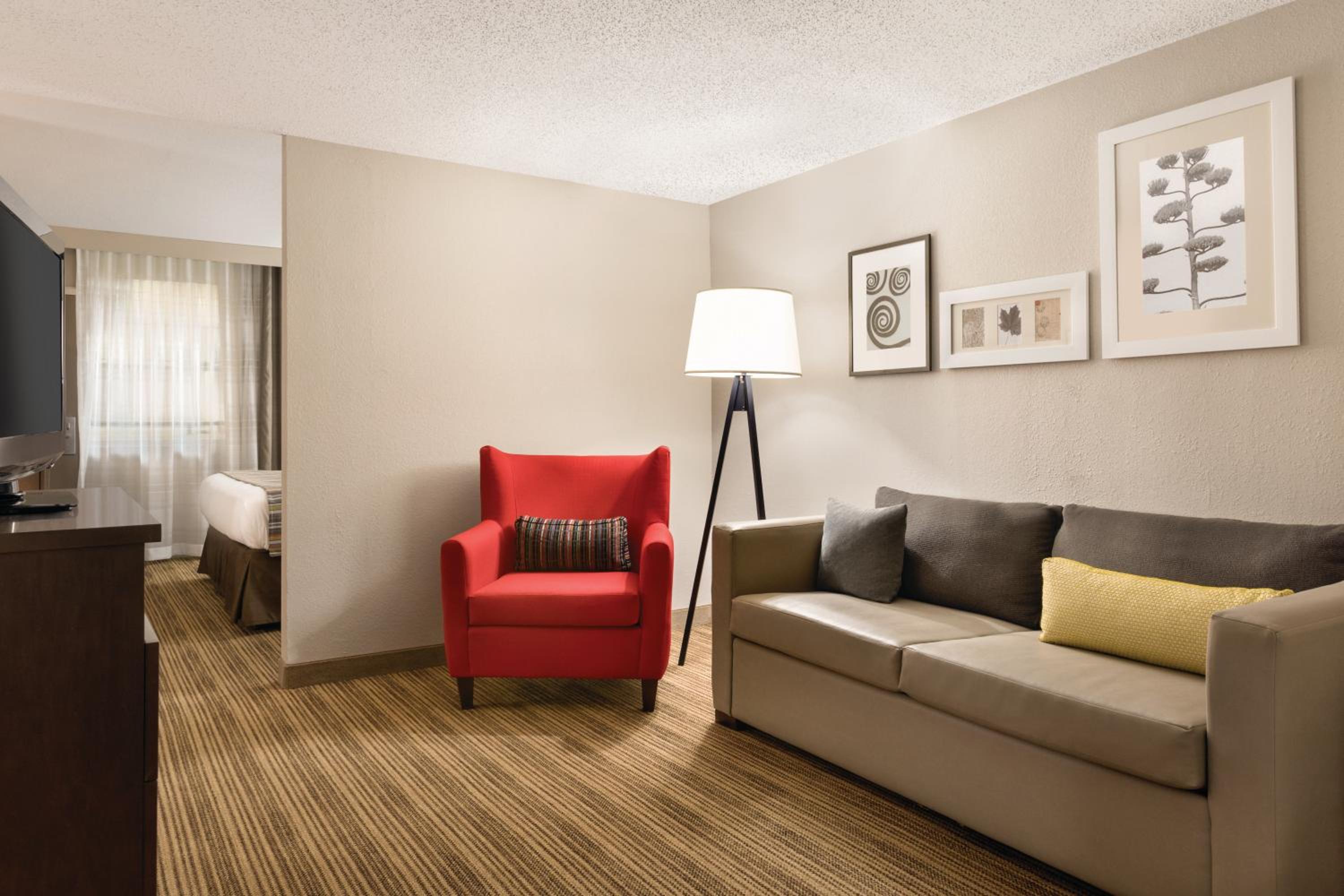 One-Bedroom Suite photo 1